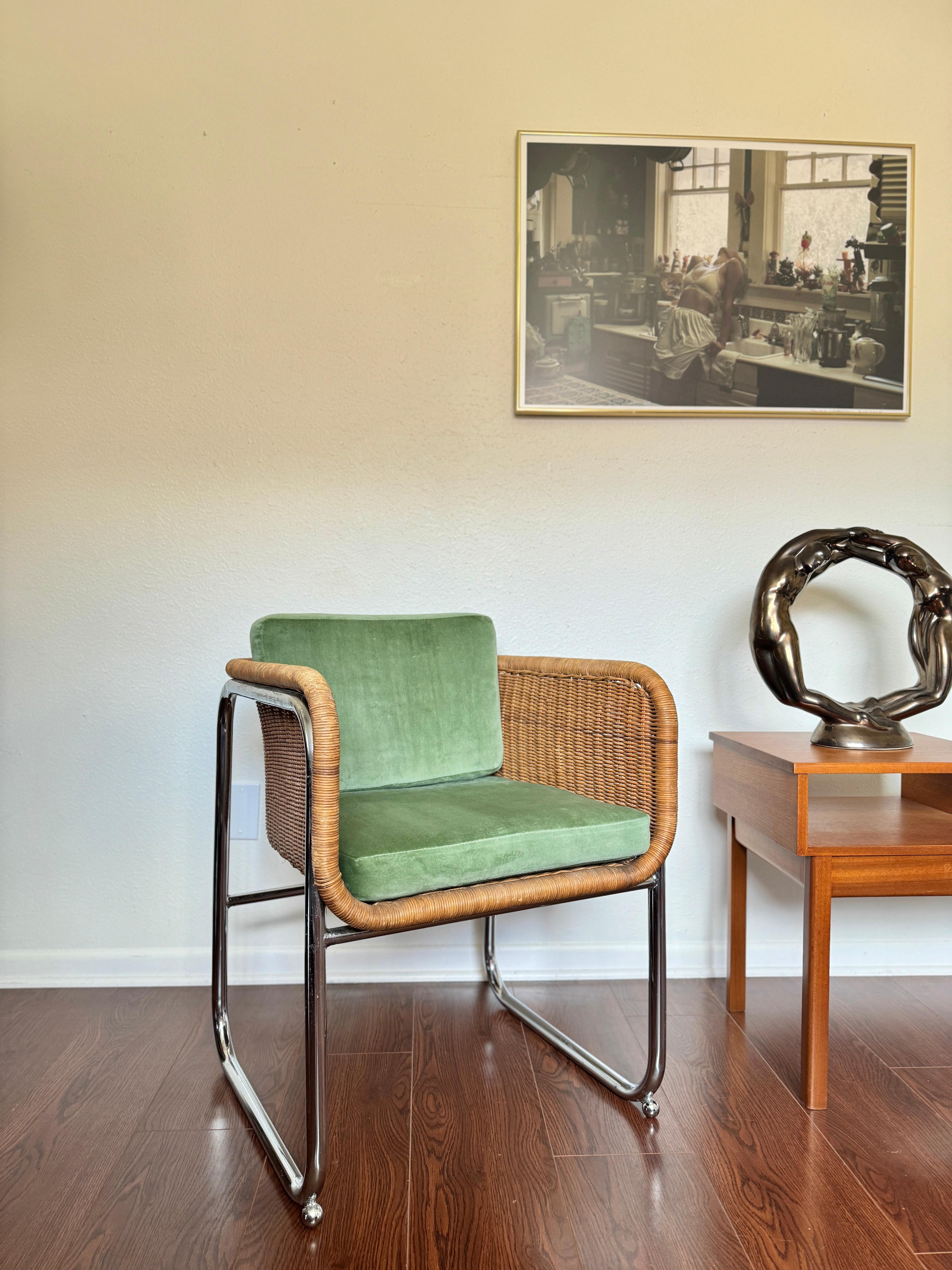 A beautiful vintage model D43 wicker and chrome cantilever chair 4