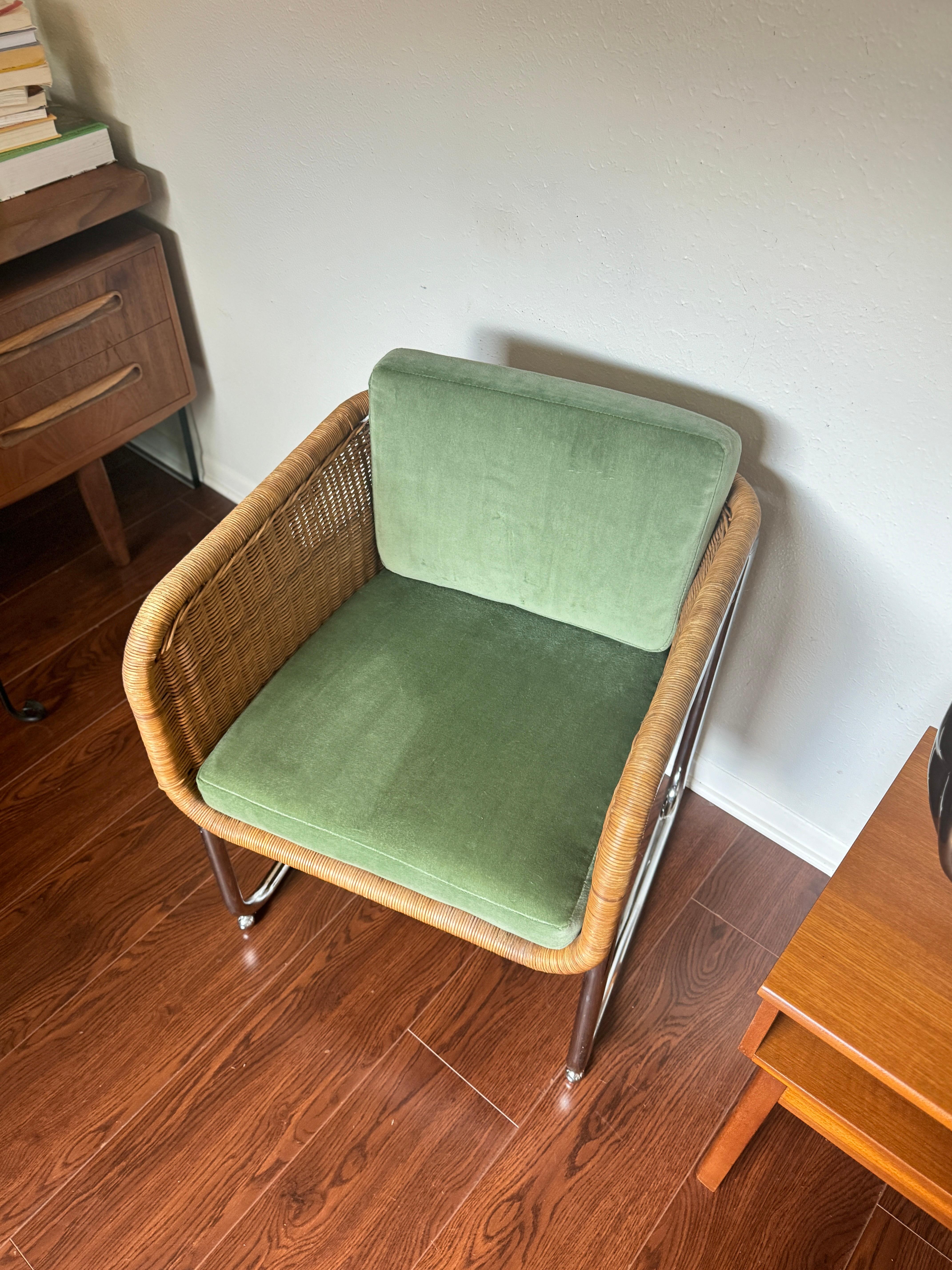 Mid-Century Modern A beautiful vintage model D43 wicker and chrome cantilever chair