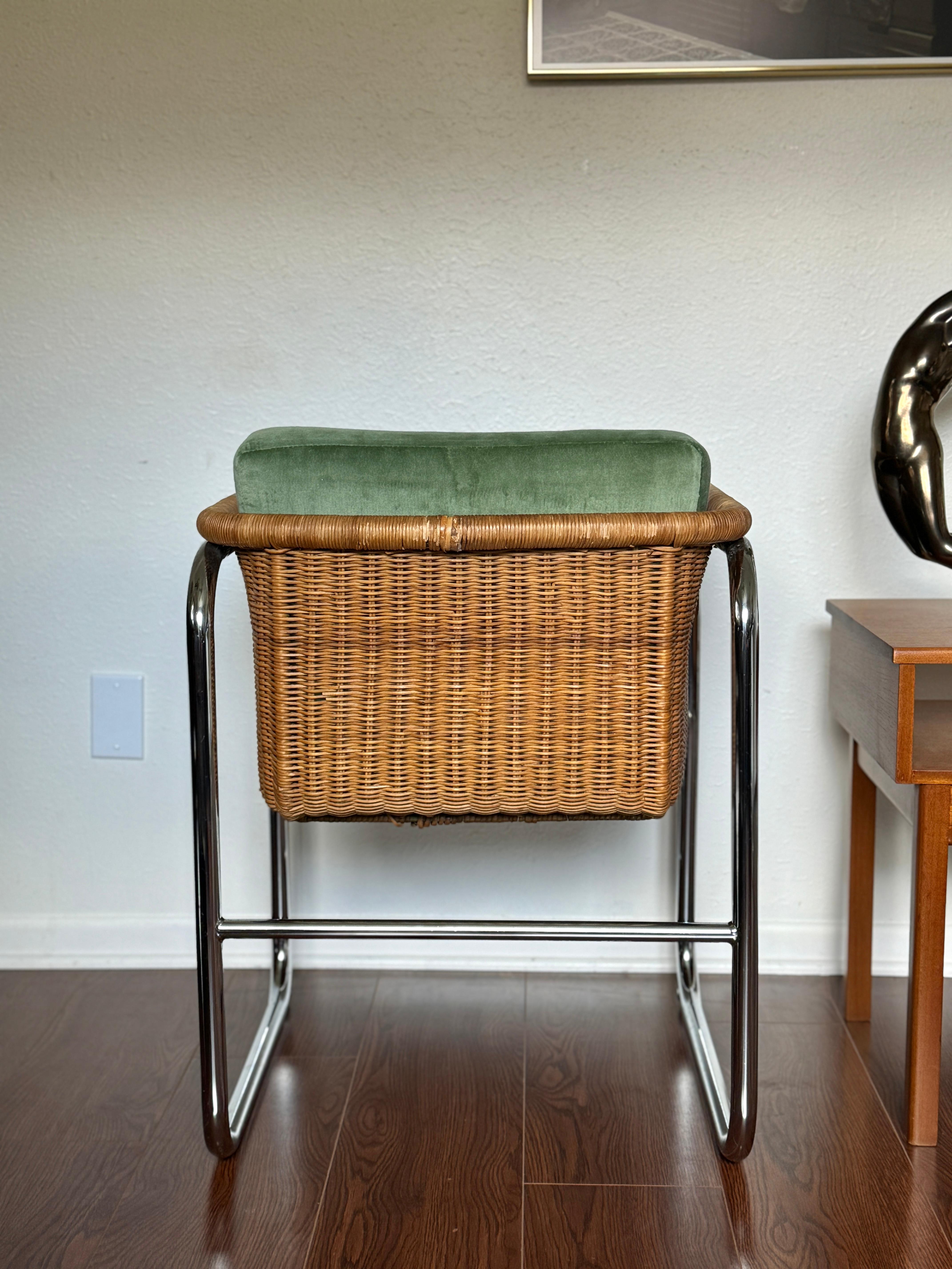 A beautiful vintage model D43 wicker and chrome cantilever chair 1