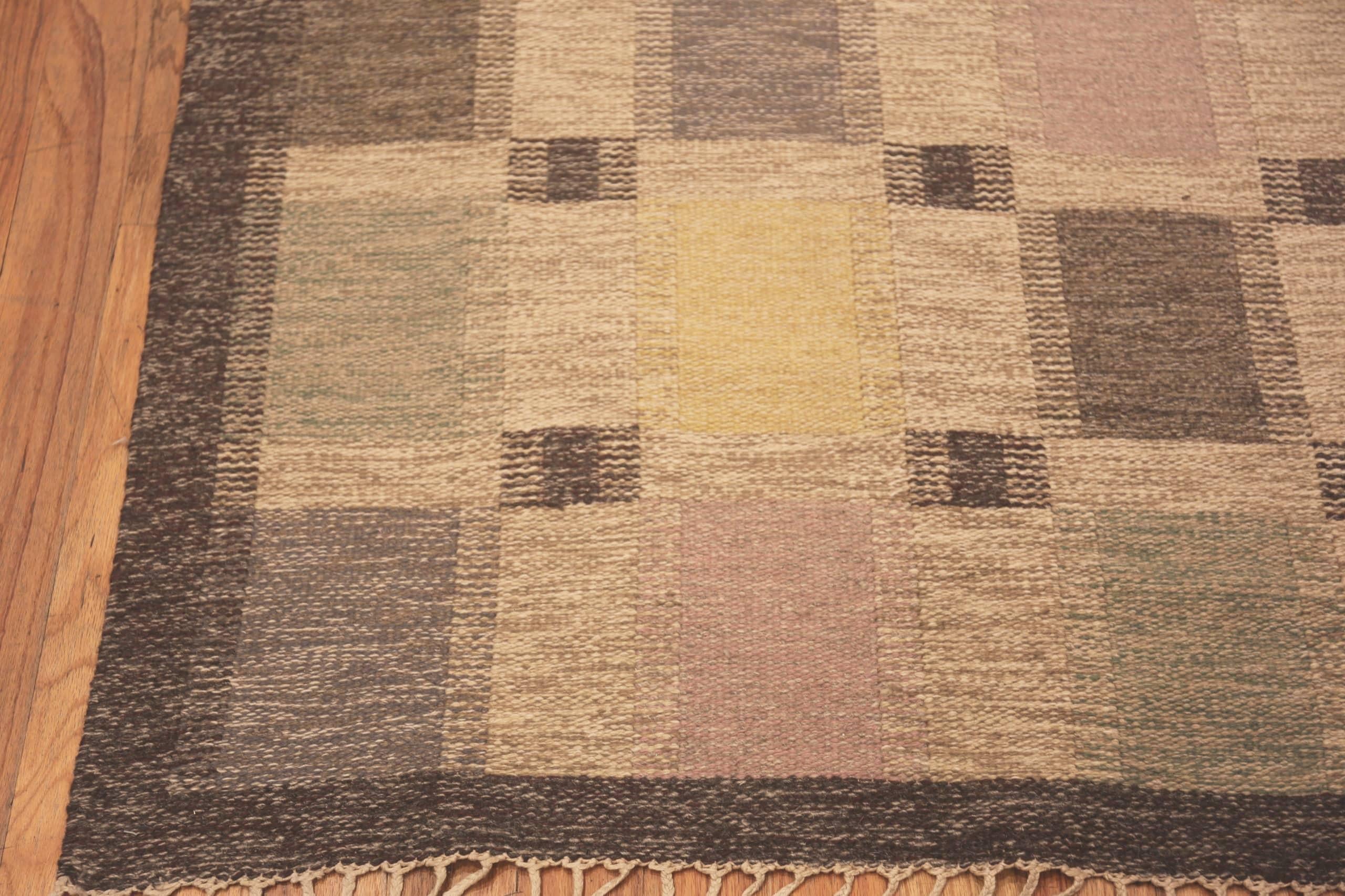Ein schöner schwedischer Vintage-Kilim-Teppich, signiert Brita Grahn, Land der  Herkunft: Skandinavien, CIRCA Datum: Vintage By 