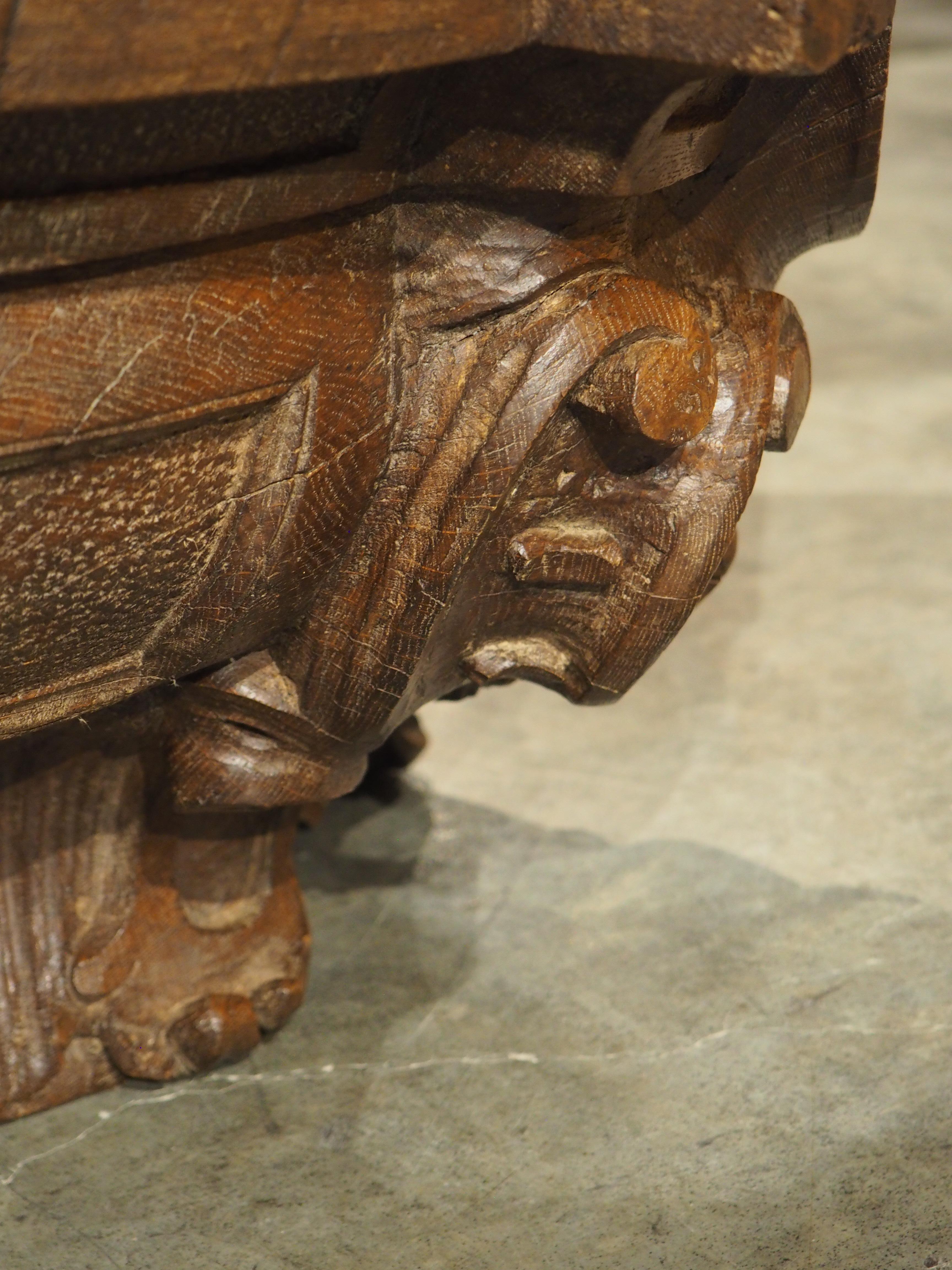 Ein wunderschön geschnitztes CIRCA 1750 Eiche Boiserie Element aus Frankreich im Angebot 4