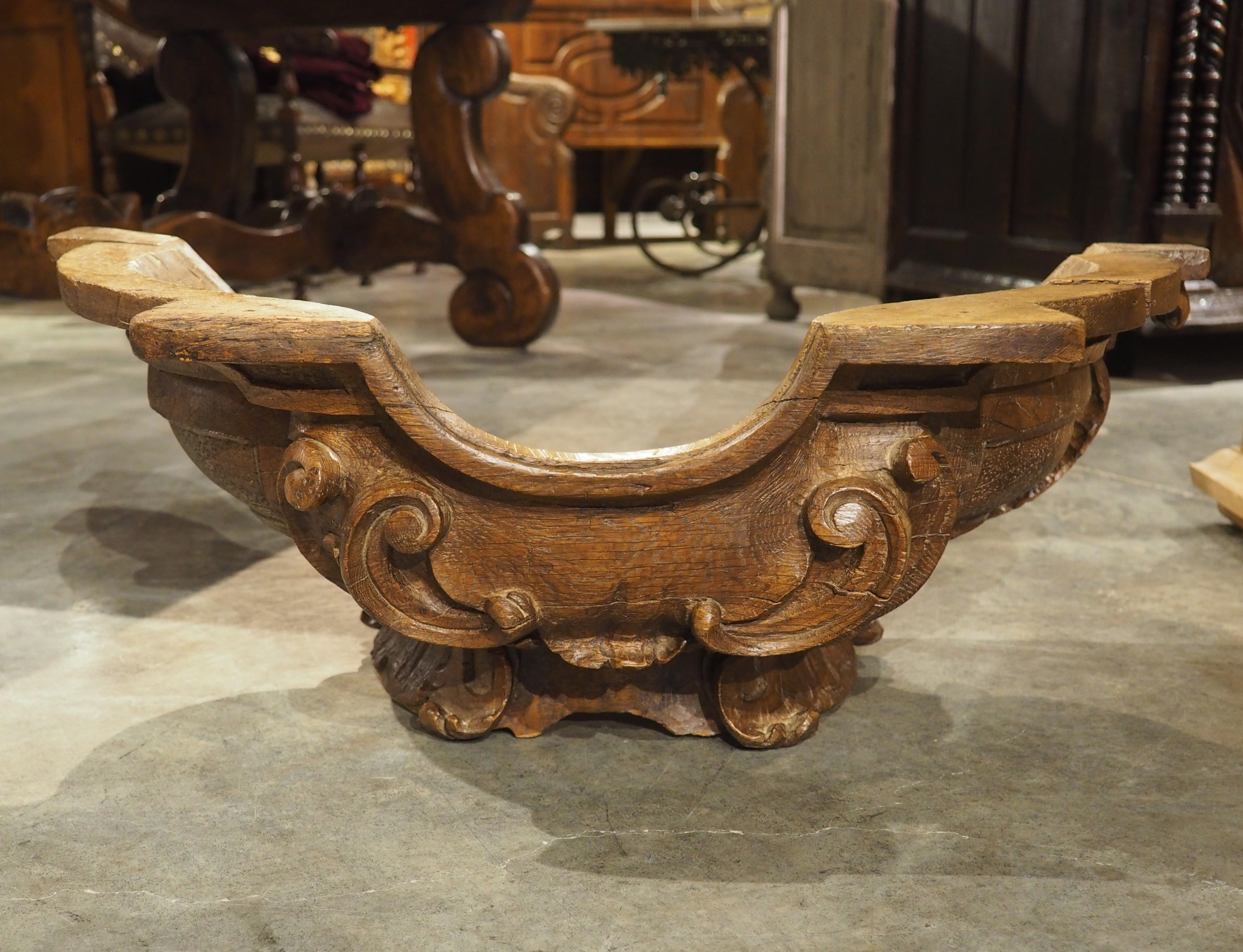 Ein wunderschön geschnitztes CIRCA 1750 Eiche Boiserie Element aus Frankreich im Angebot 8
