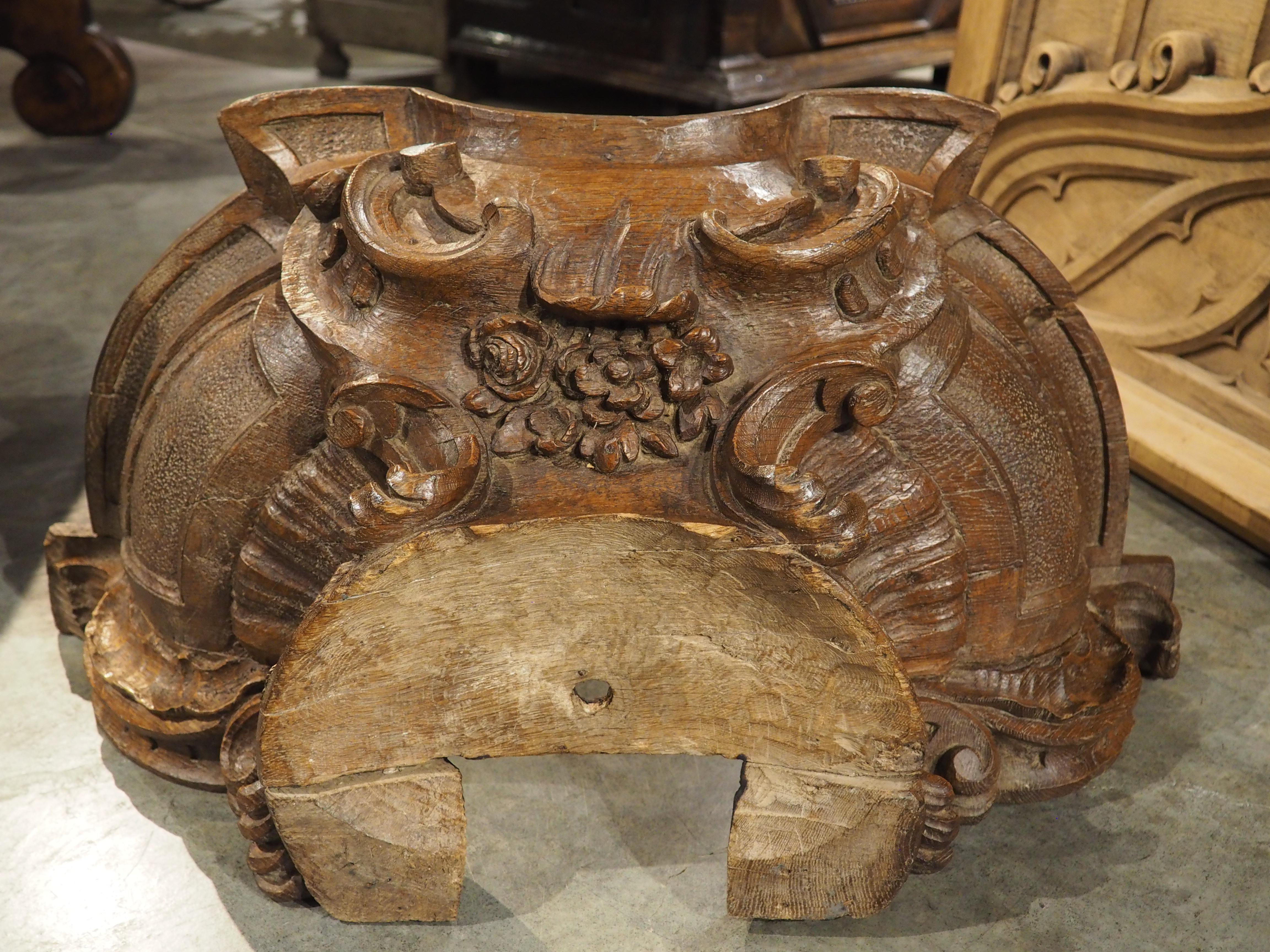 Ein wunderschön geschnitztes CIRCA 1750 Eiche Boiserie Element aus Frankreich im Angebot 9