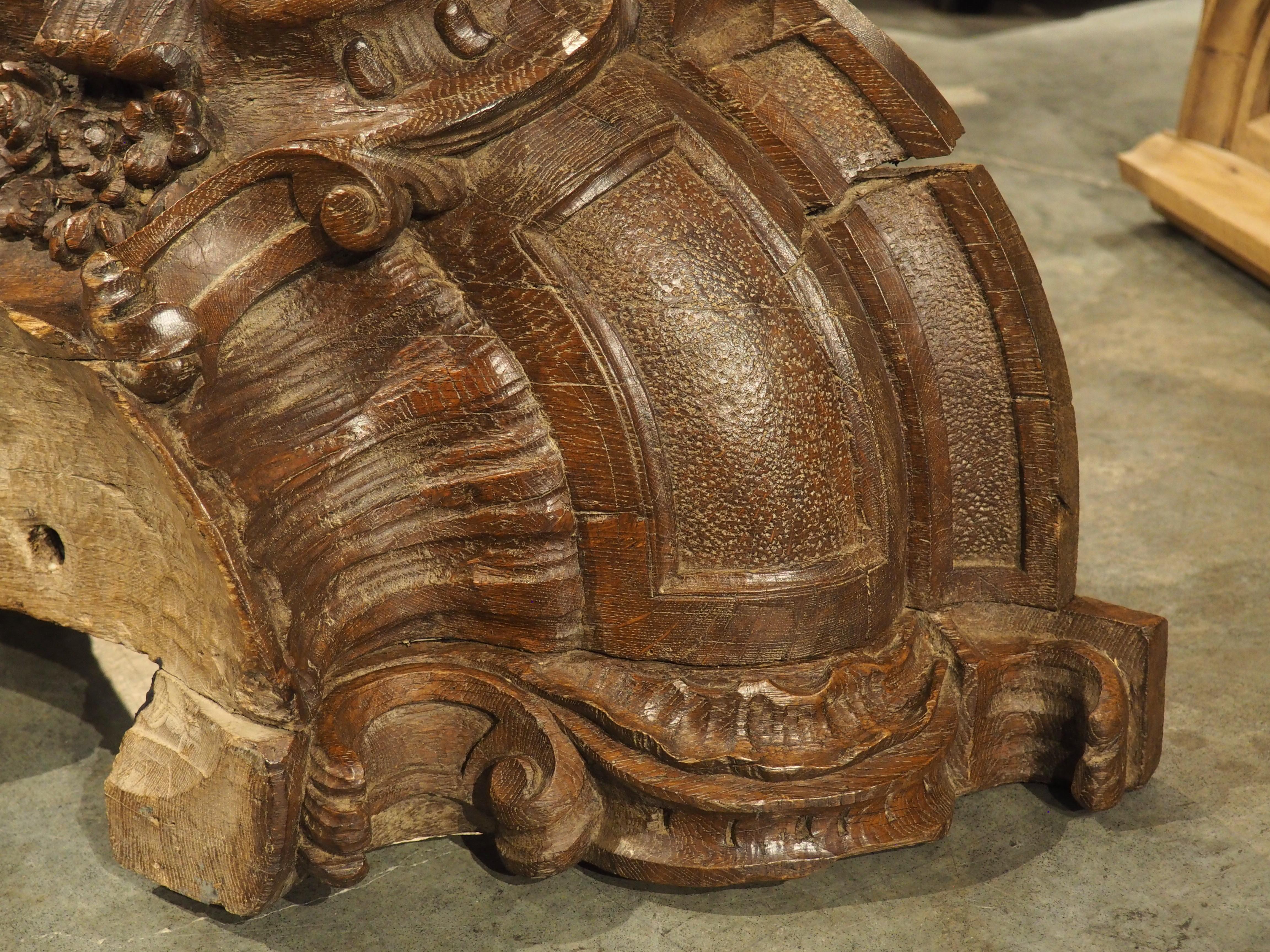 Ein wunderschön geschnitztes CIRCA 1750 Eiche Boiserie Element aus Frankreich im Angebot 11