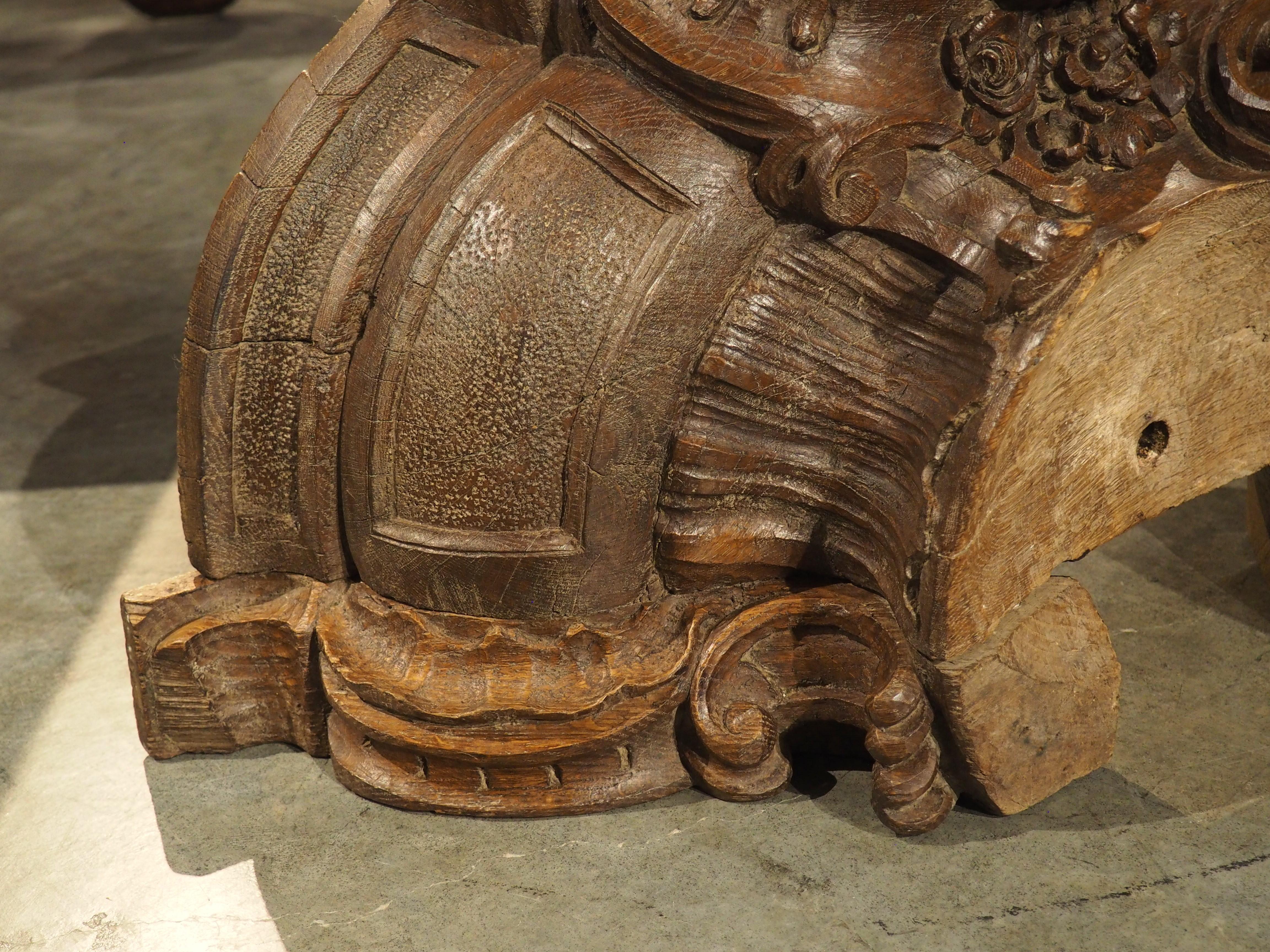 Ein wunderschön geschnitztes CIRCA 1750 Eiche Boiserie Element aus Frankreich im Angebot 12