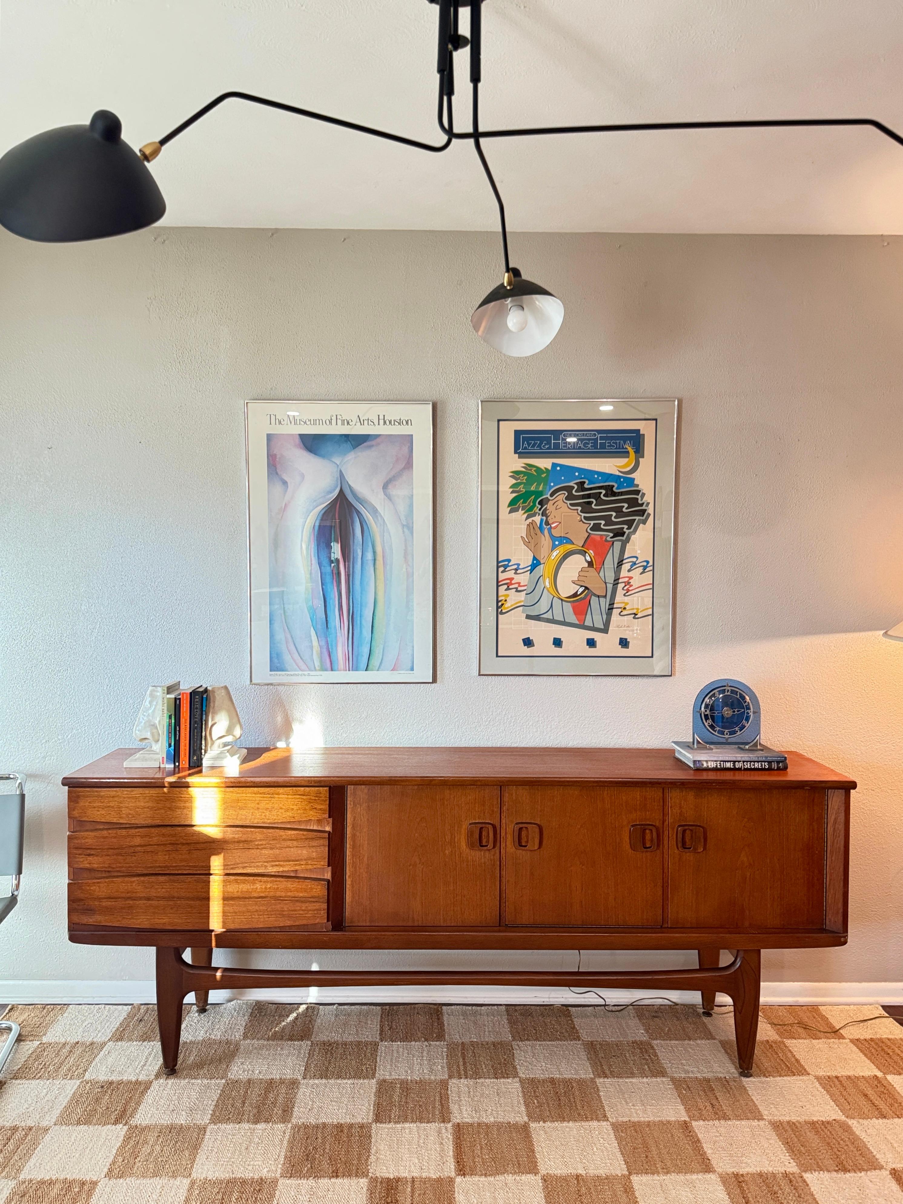 Una credenza danese in teak di grandi dimensioni e dal design accattivante, circa 1960 in vendita 9