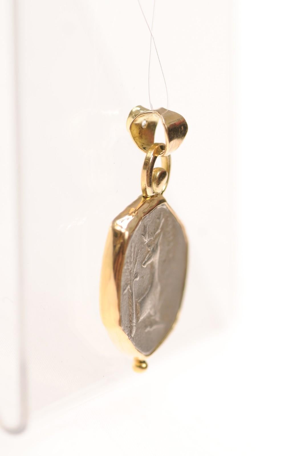 Ciondolo con ape e diamante [moneta] in oro 18 carati (solo il ciondolo) in vendita 5