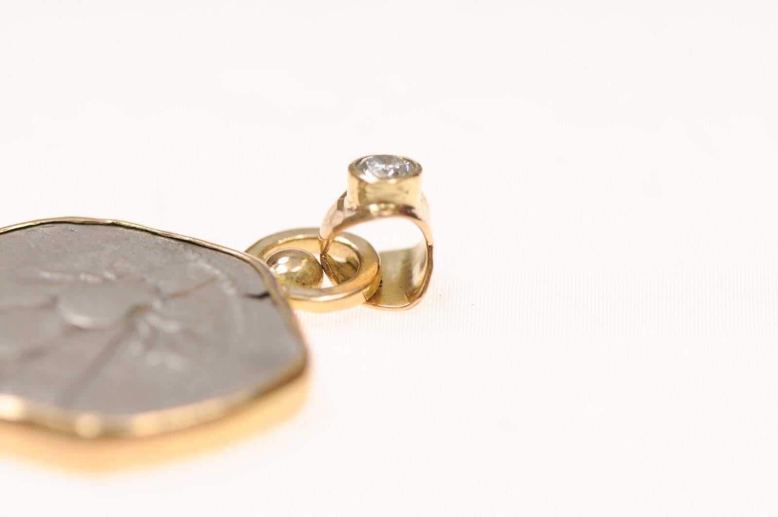 Ciondolo con ape e diamante [moneta] in oro 18 carati (solo il ciondolo) in vendita 6