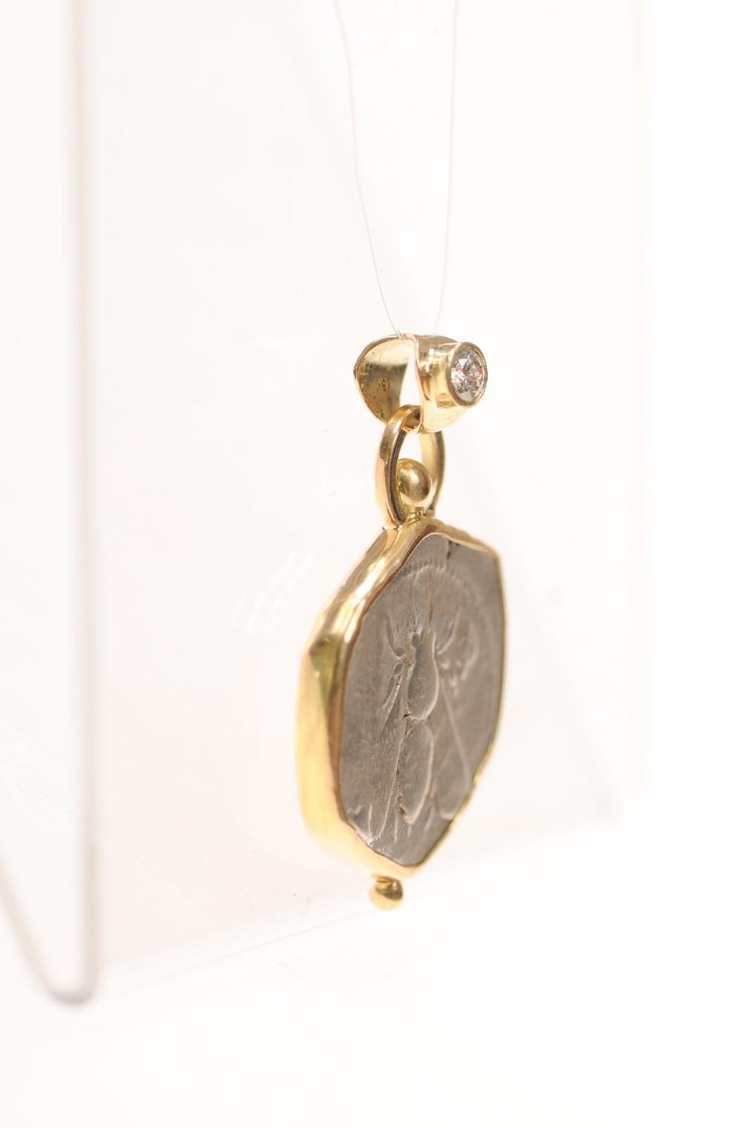 Ciondolo con ape e diamante [moneta] in oro 18 carati (solo il ciondolo) in vendita 2