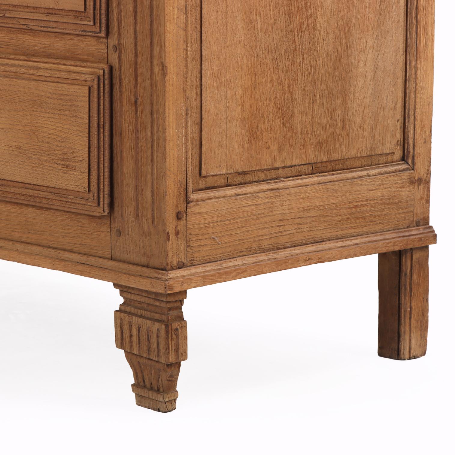 A Belgian Neoclassical style Three-Drawer Oak Commode, C. 1860. For Sale 2