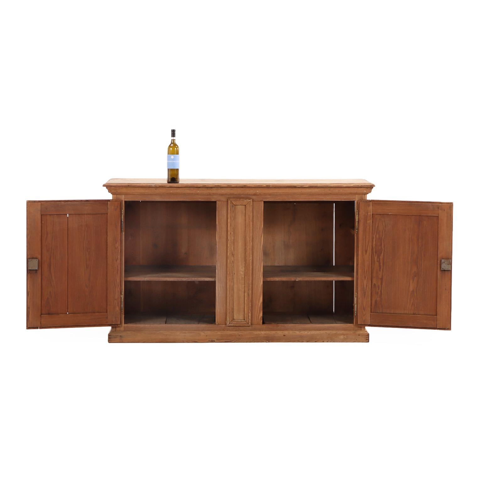 A Belgian Pitch Pine Server, C. 1880. In Good Condition For Sale In Philadelphia, PA