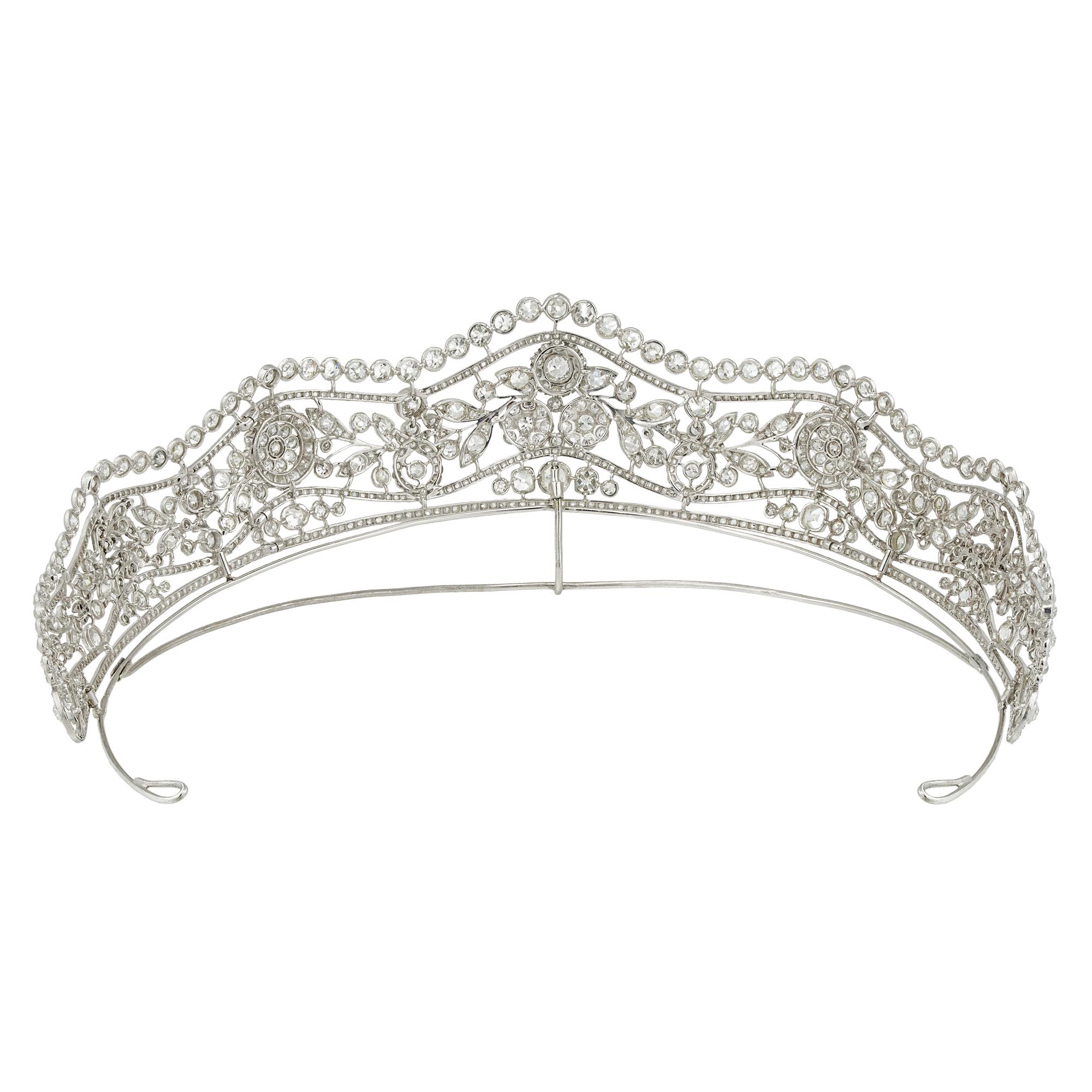 Taille coussin antique Tiara en diamant de la Belle Époque en vente