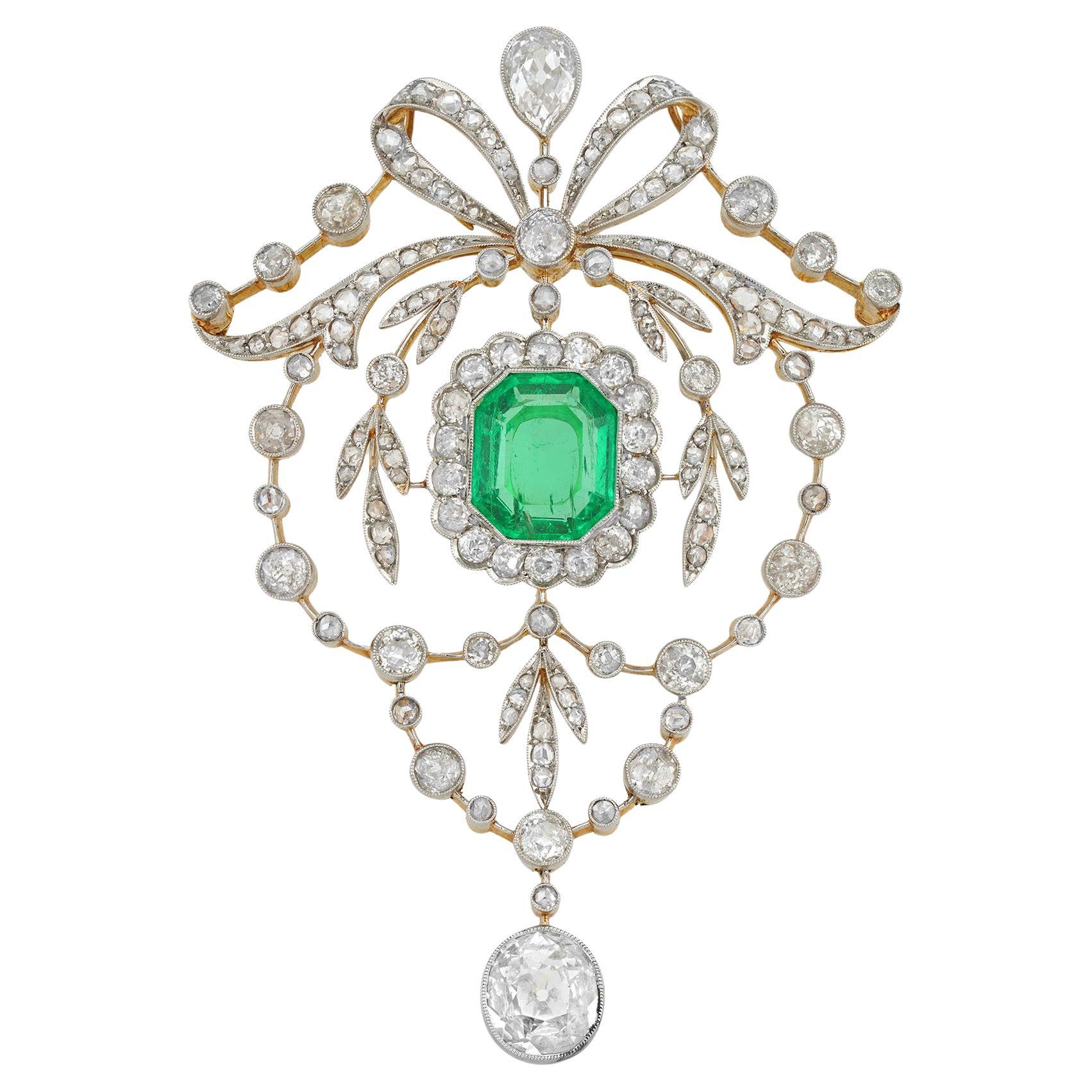 A Belle Époque emerald and diamond garland brooch