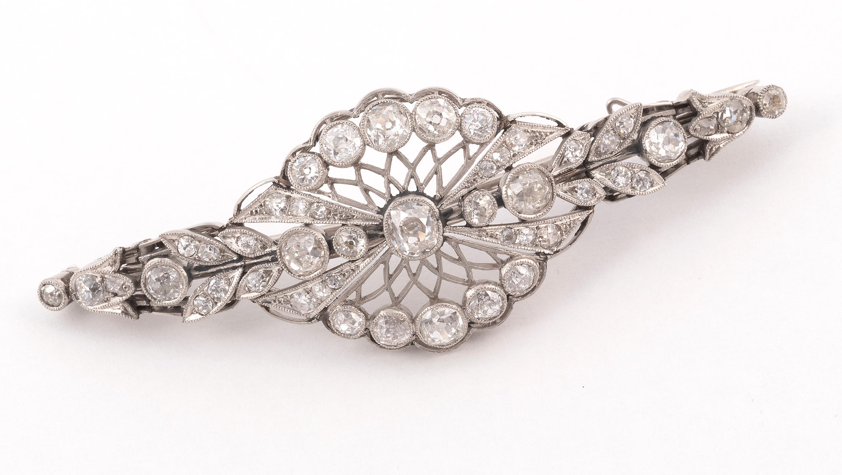 Art Deco A Belle Époque Platinum And Old Cut Diamond Brooch For Sale
