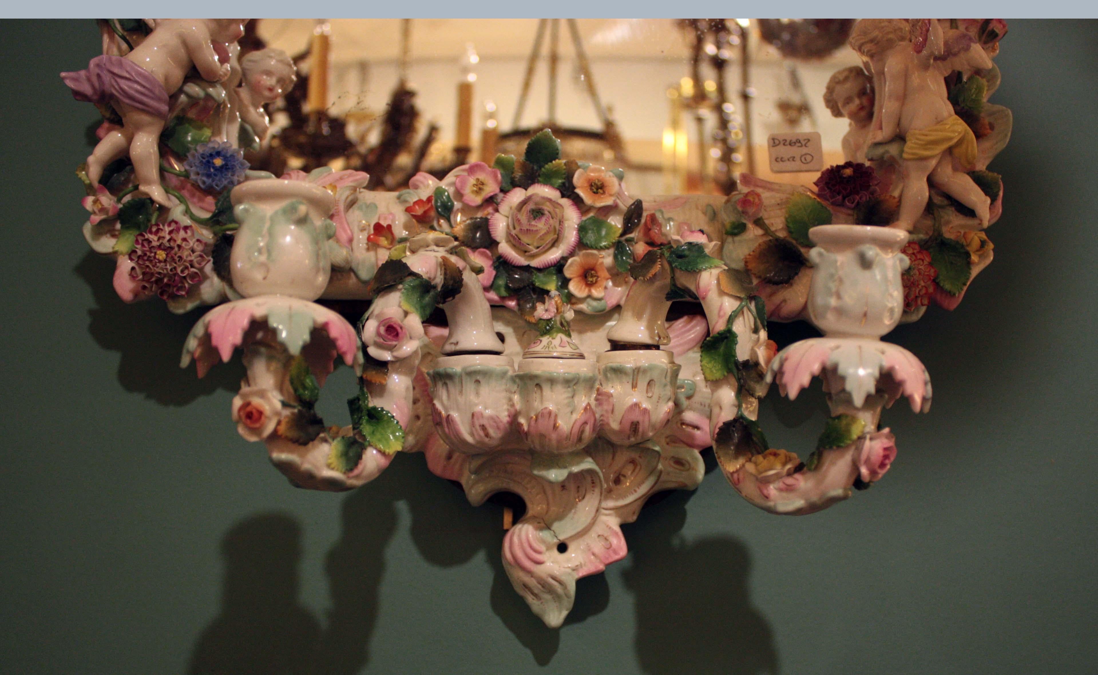 Belle Époque Sitzendorf Porcelain-Mounted Mirror, Encrusted with Flowers For Sale 7
