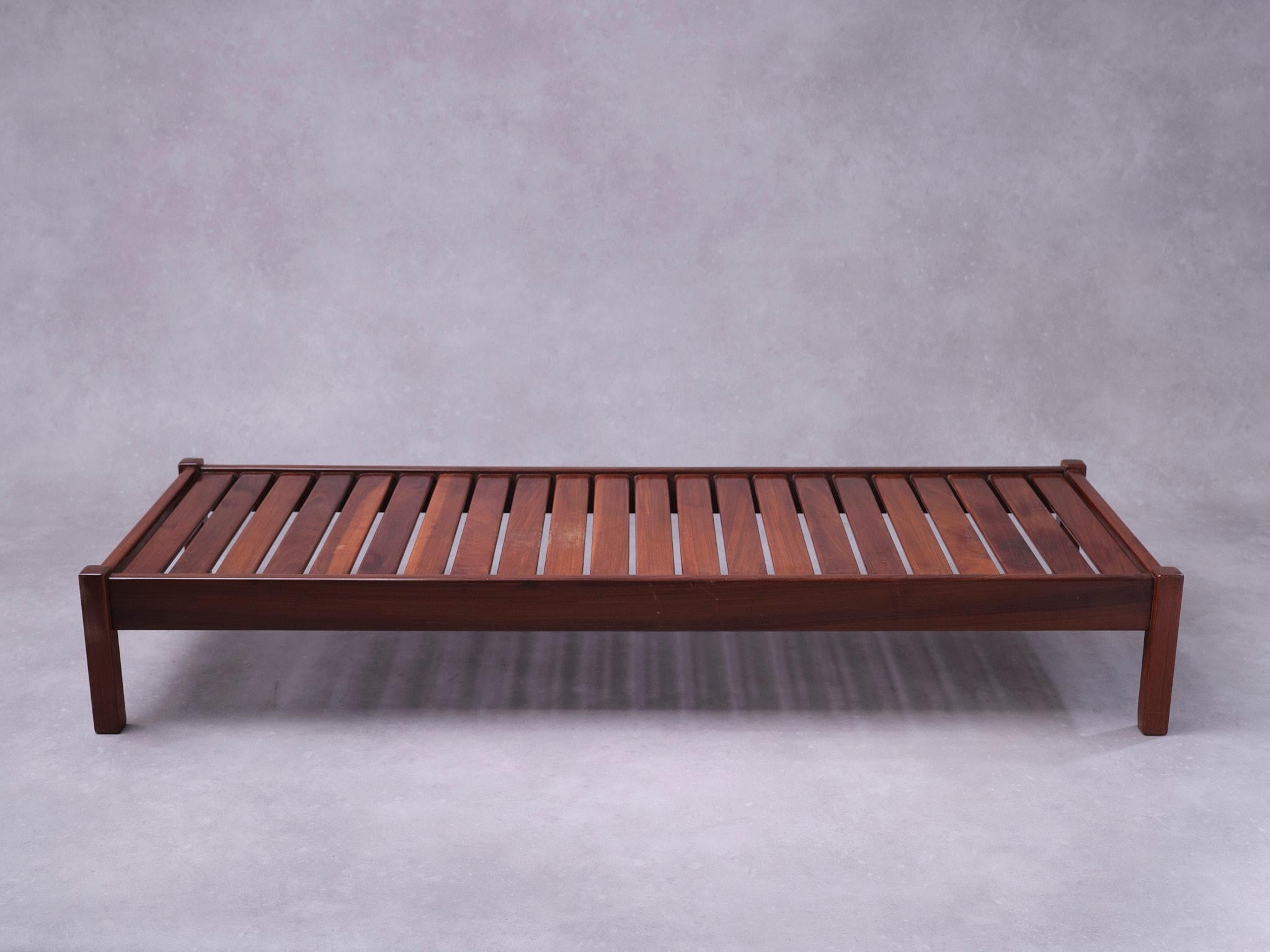 Banc de Celina Decorações 1960 Brésil Bon état - En vente à Amsterdam, NL