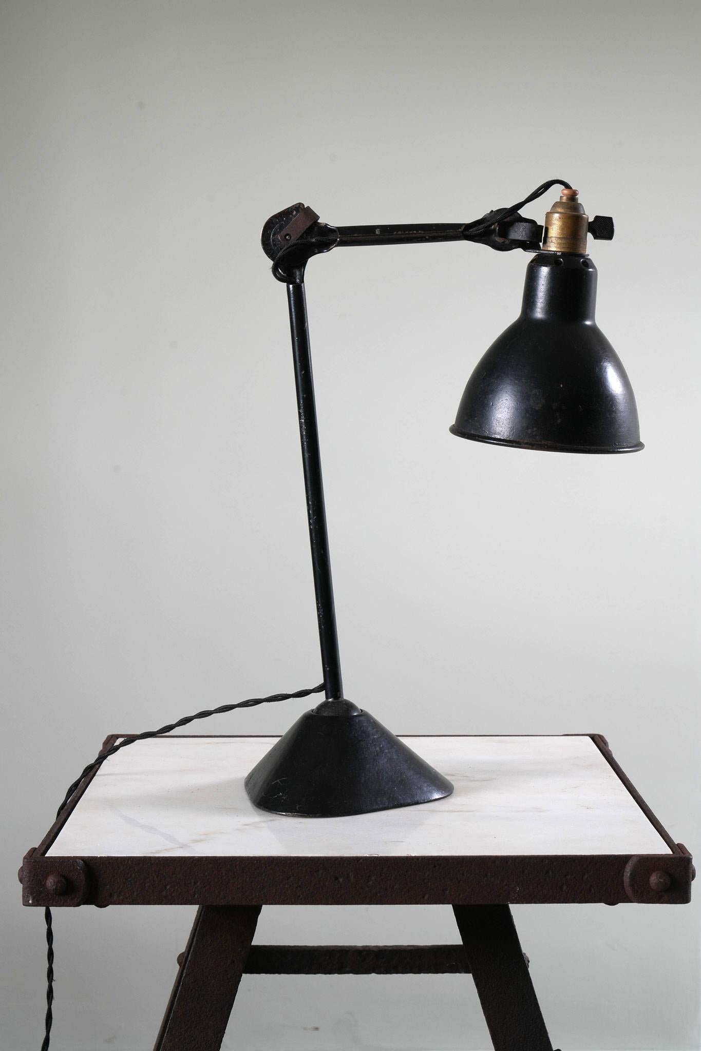 Una lampada da tavolo Bernard-Albin Gras 205 In condizioni buone in vendita a Conwy, GB