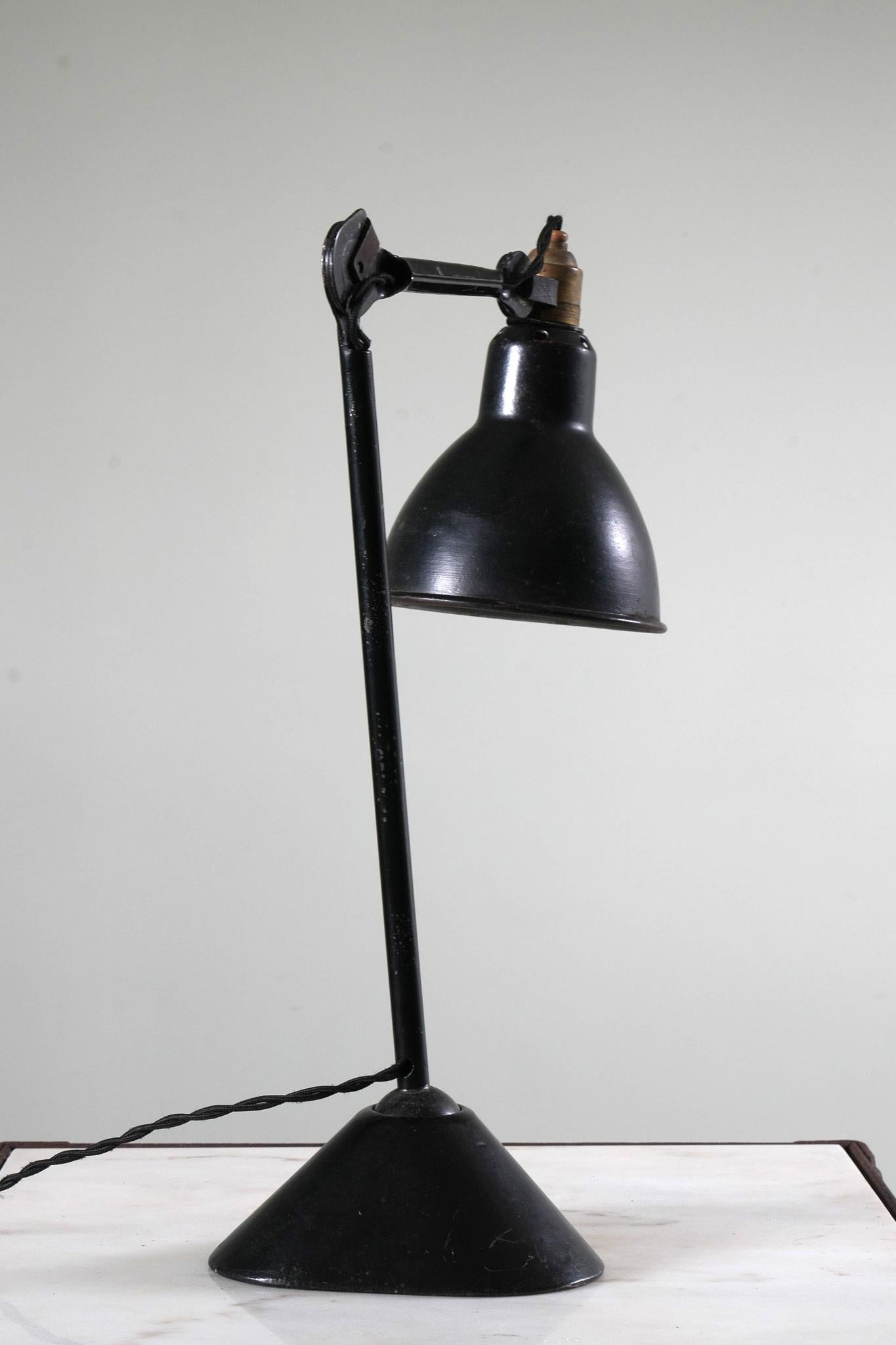 XX secolo Una lampada da tavolo Bernard-Albin Gras 205 in vendita