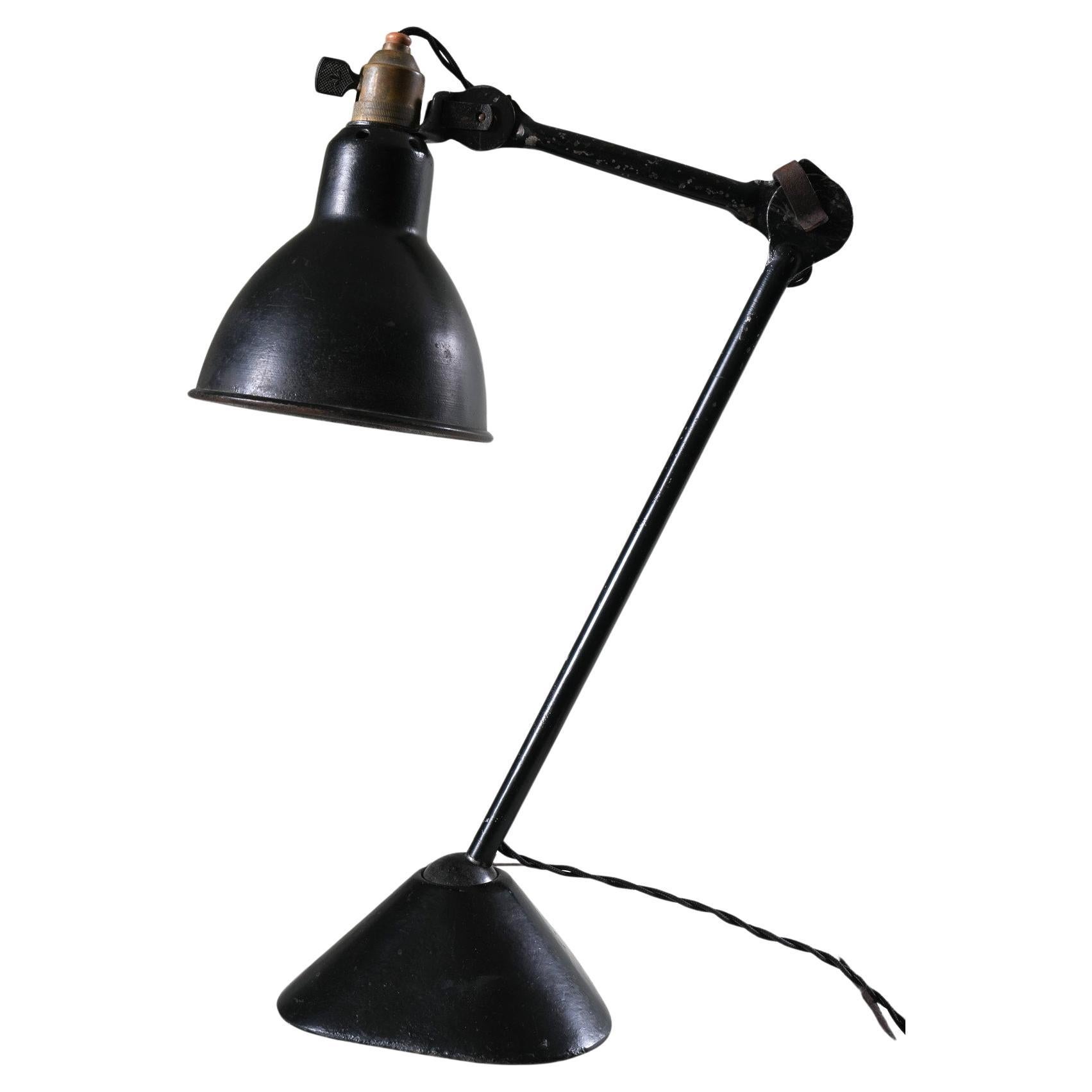 Una lampada da tavolo Bernard-Albin Gras 205 in vendita