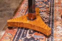 Un precioso Bieder de abedul satinado y ébano