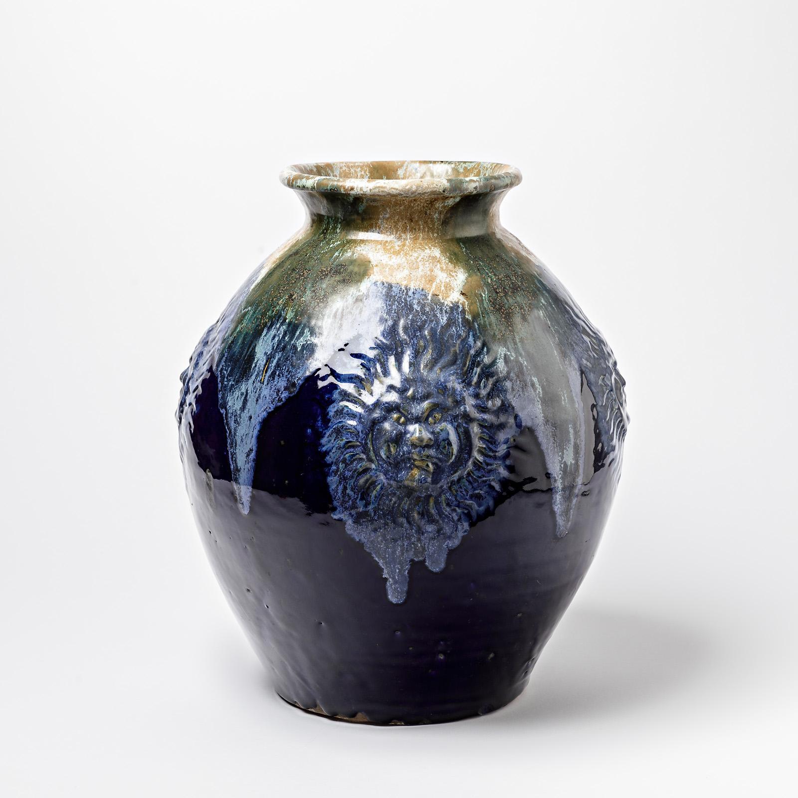 Beaux-Arts Grand vase en céramique à décor de glaçures bleues de Lucien Arnaud, vers 1920 en vente