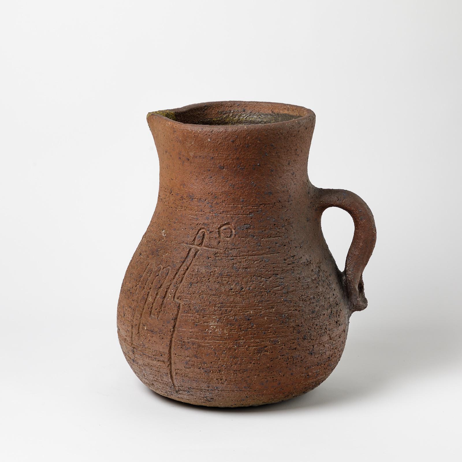 Français Grand pichet décoratif en céramique attribué à La Borne Potter's  1970-1980 en vente