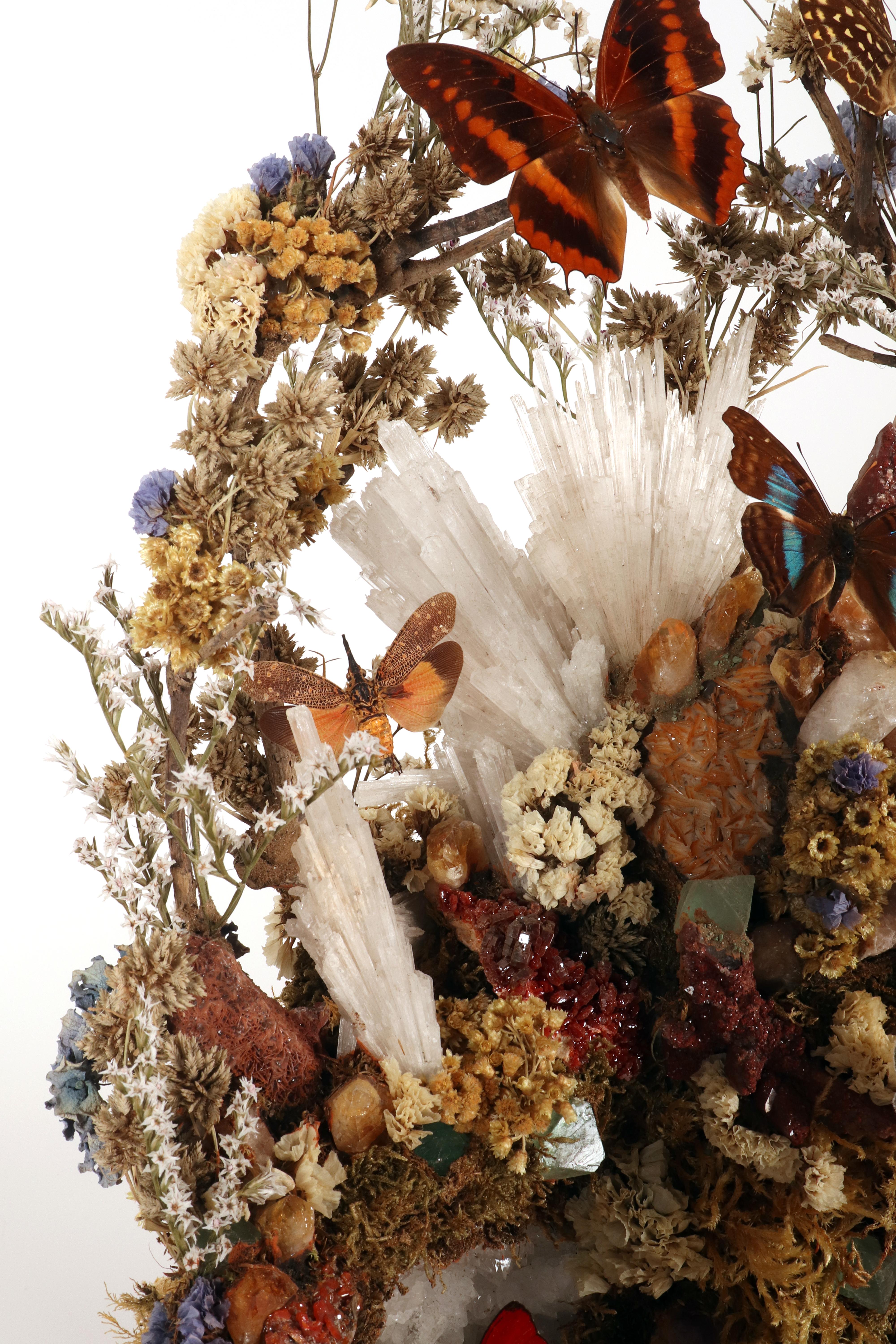 Un gran diorama con cristales, mariposas y flores, Italia 1870. en venta 6