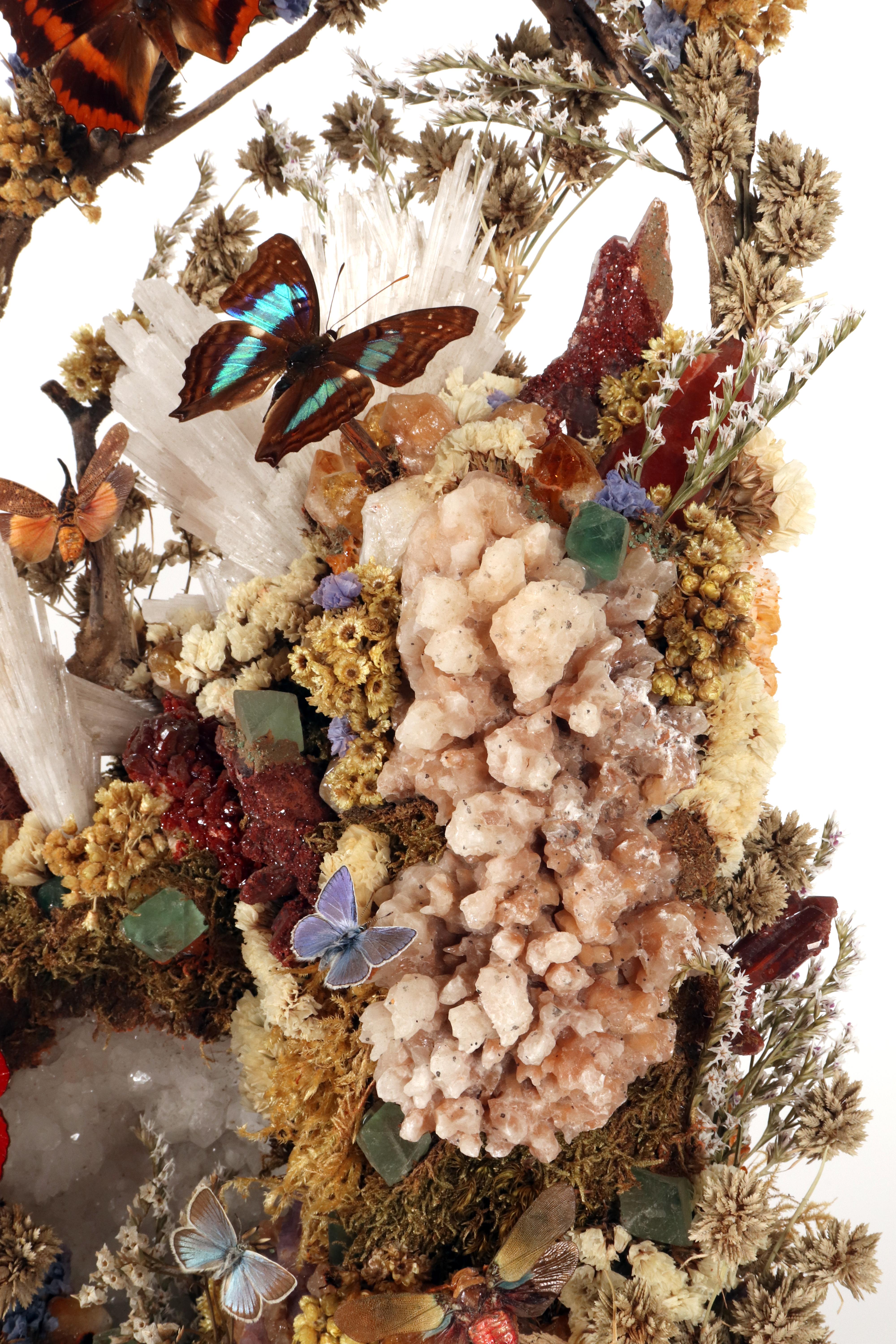 Un gran diorama con cristales, mariposas y flores, Italia 1870. en venta 7