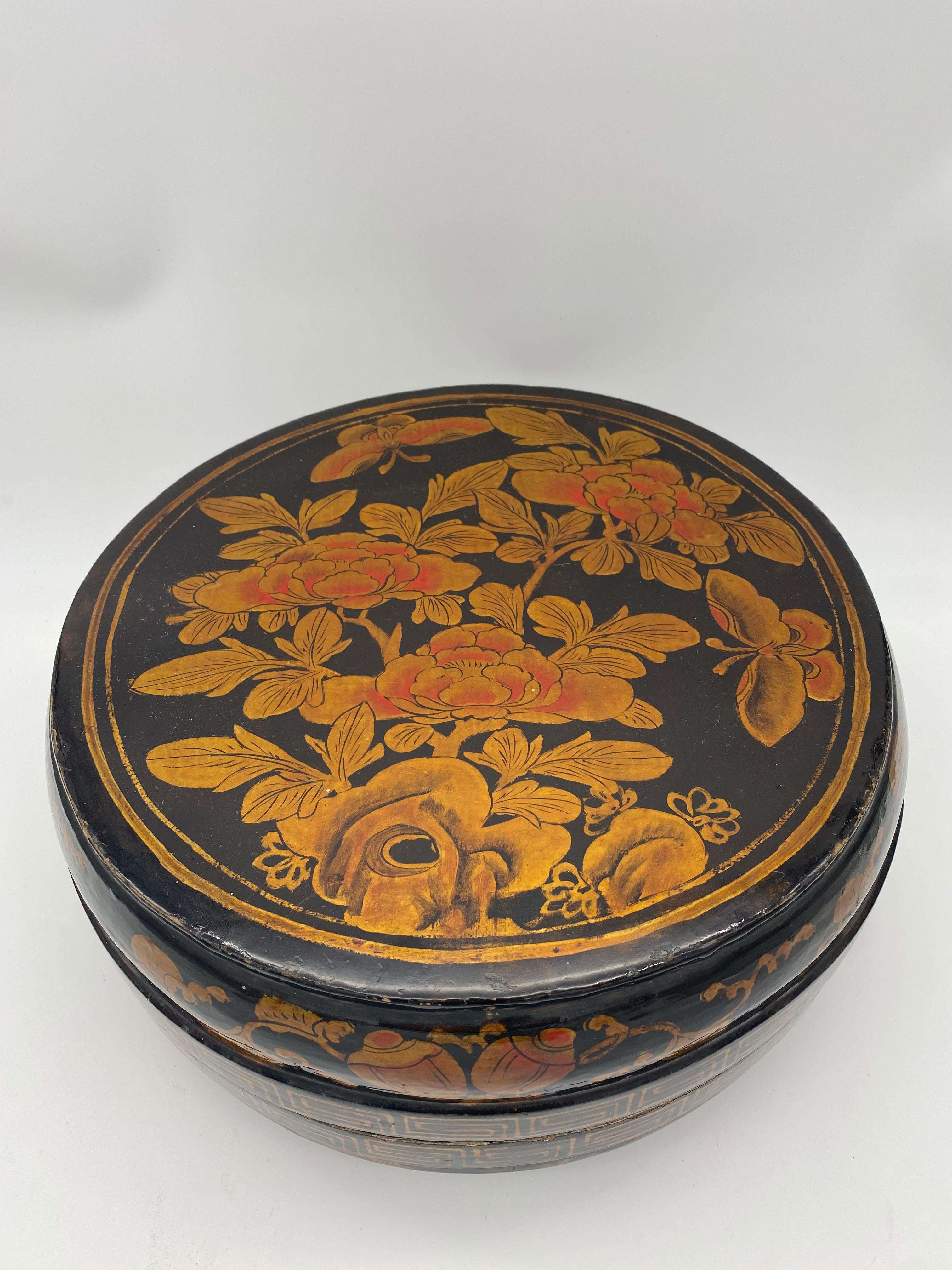 Chinese Export Big Golden Black Lacquer Chinese Box