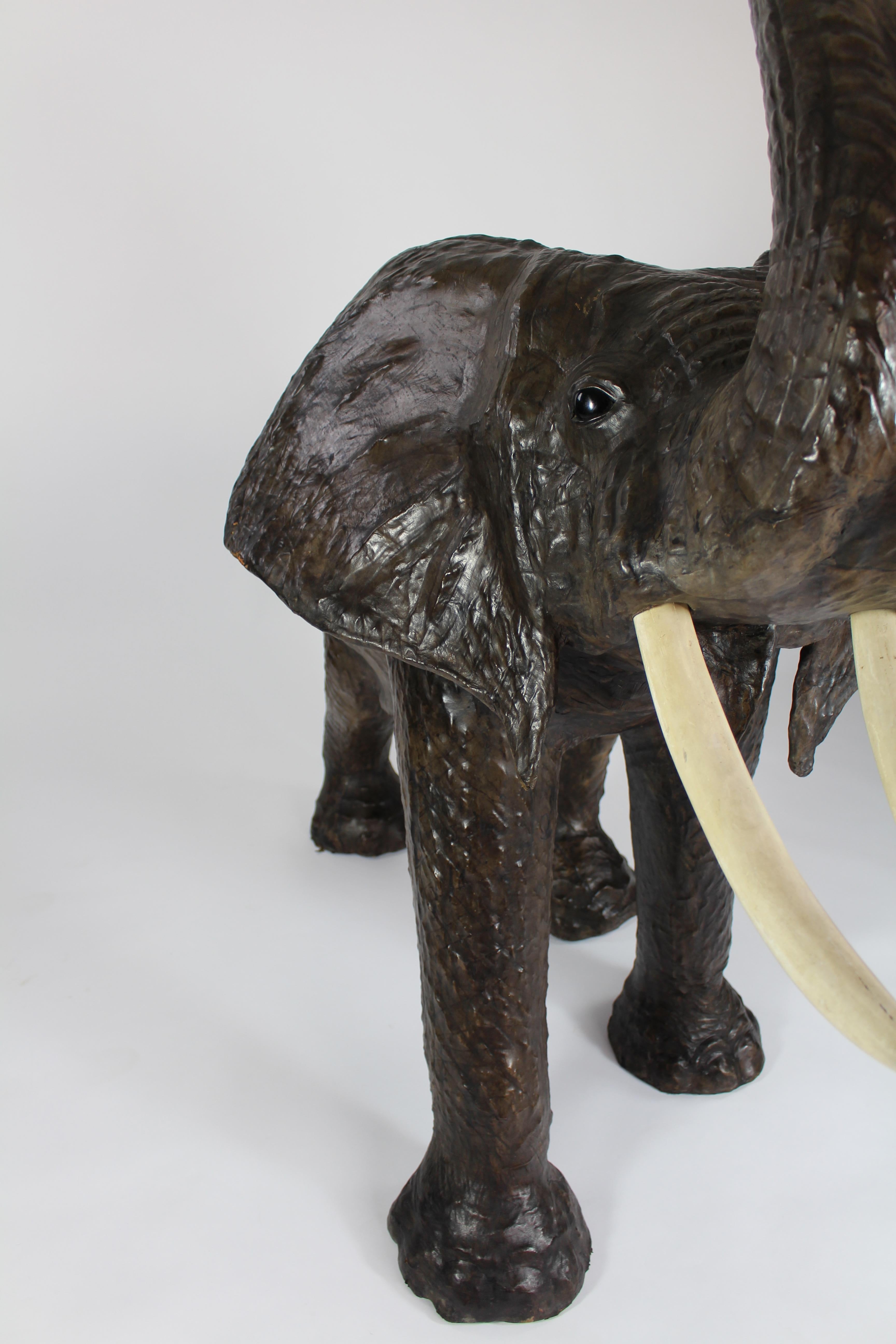 A Large Vintage Leather Elephant Sculpture  In Good Condition For Sale In Herzele, BE