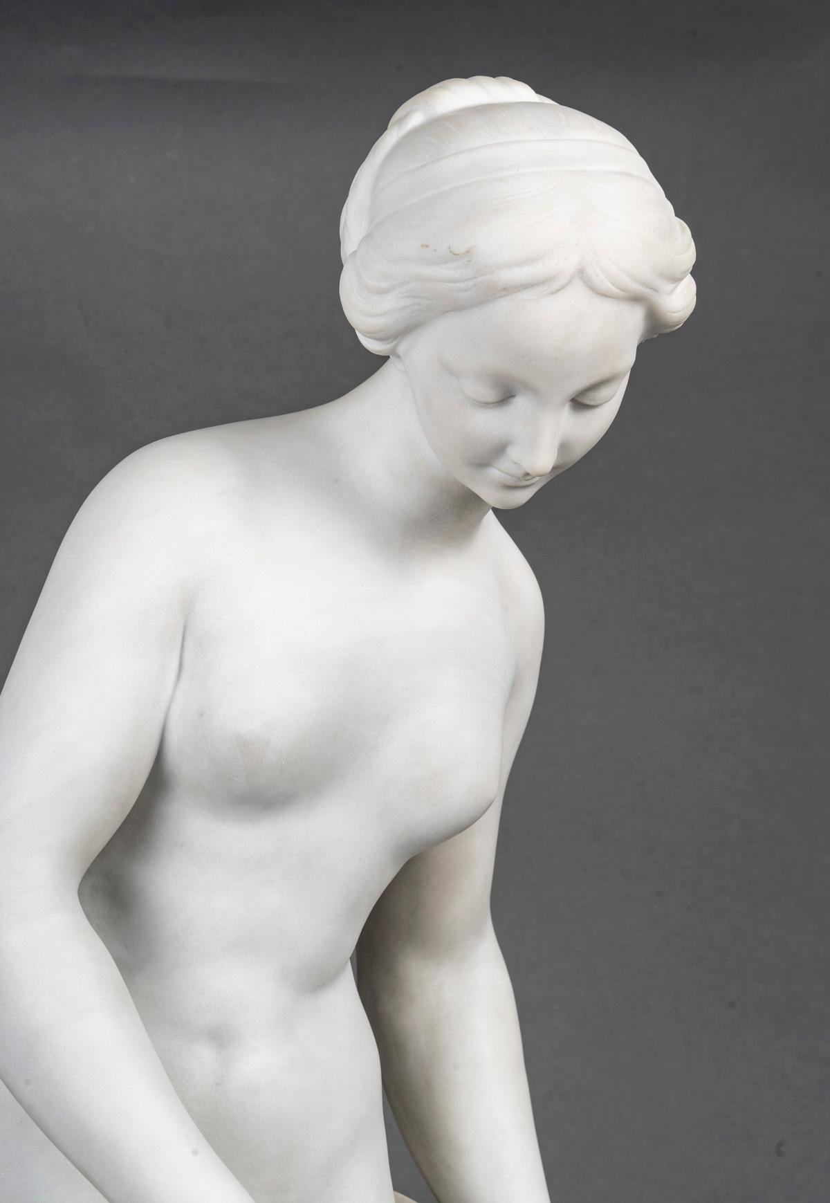 Marmo Una grande scultura in marmo bianco di Carrara, periodo Napoleone III. in vendita