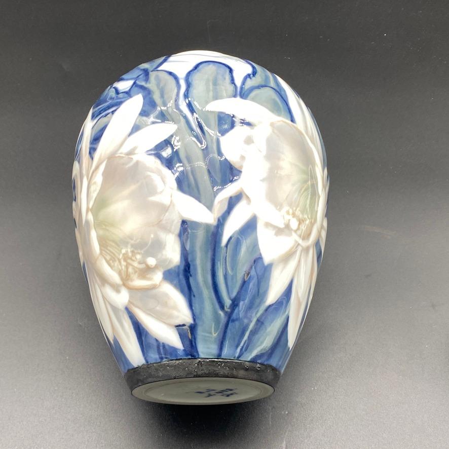 A Bing and Grudhal Art Deco porcelain Vase  4