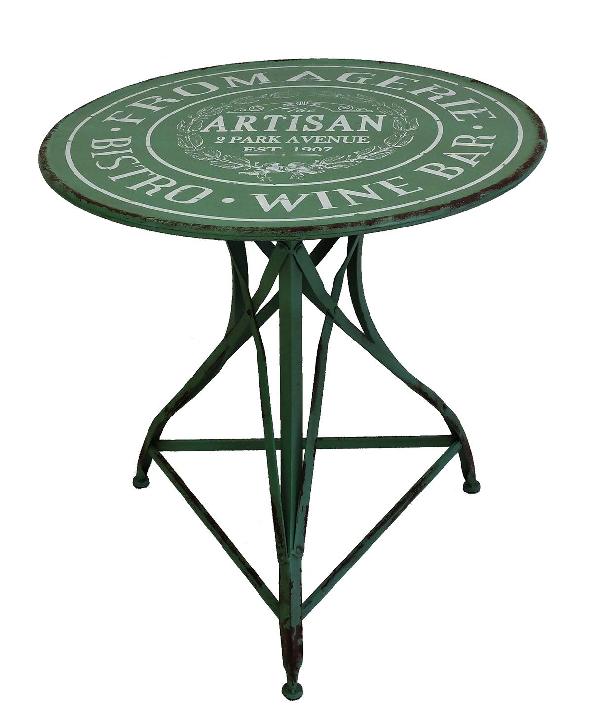 Outdoor-Set bestehend aus einem runden Tisch und zwei kleinen Sesseln für ein französisches Bistrot und eine Weinbar in New York. Der Deckel ist aus blassgrün lackiertem Eisen und trägt den Namen des Restaurants: The Artisan, 2 Park avenue.