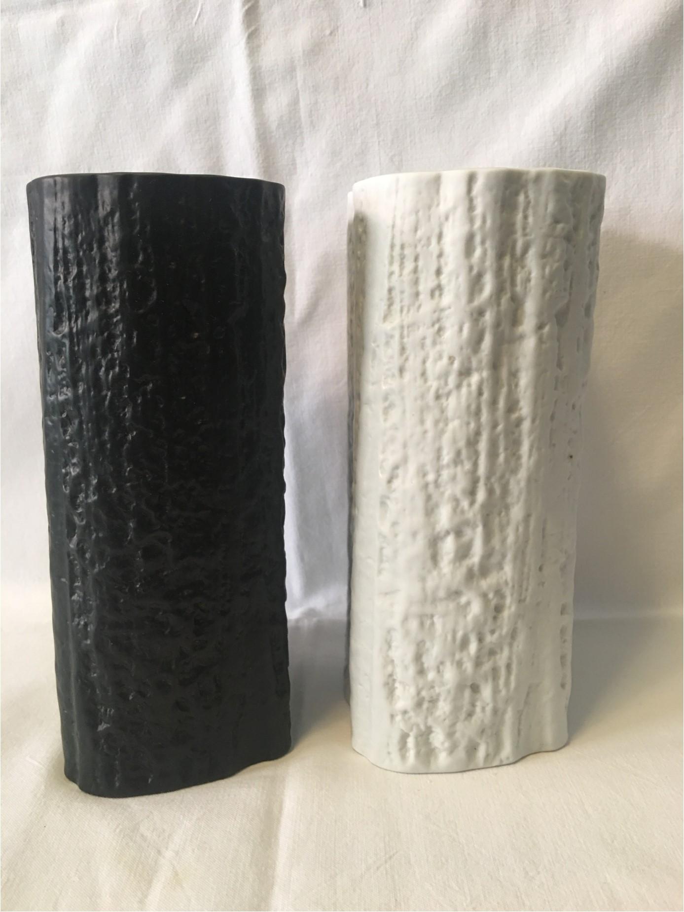 Black and a White Driftwood Texture Rosenthal Vases by Martin Freyer In Good Condition For Sale In Frisco, TX