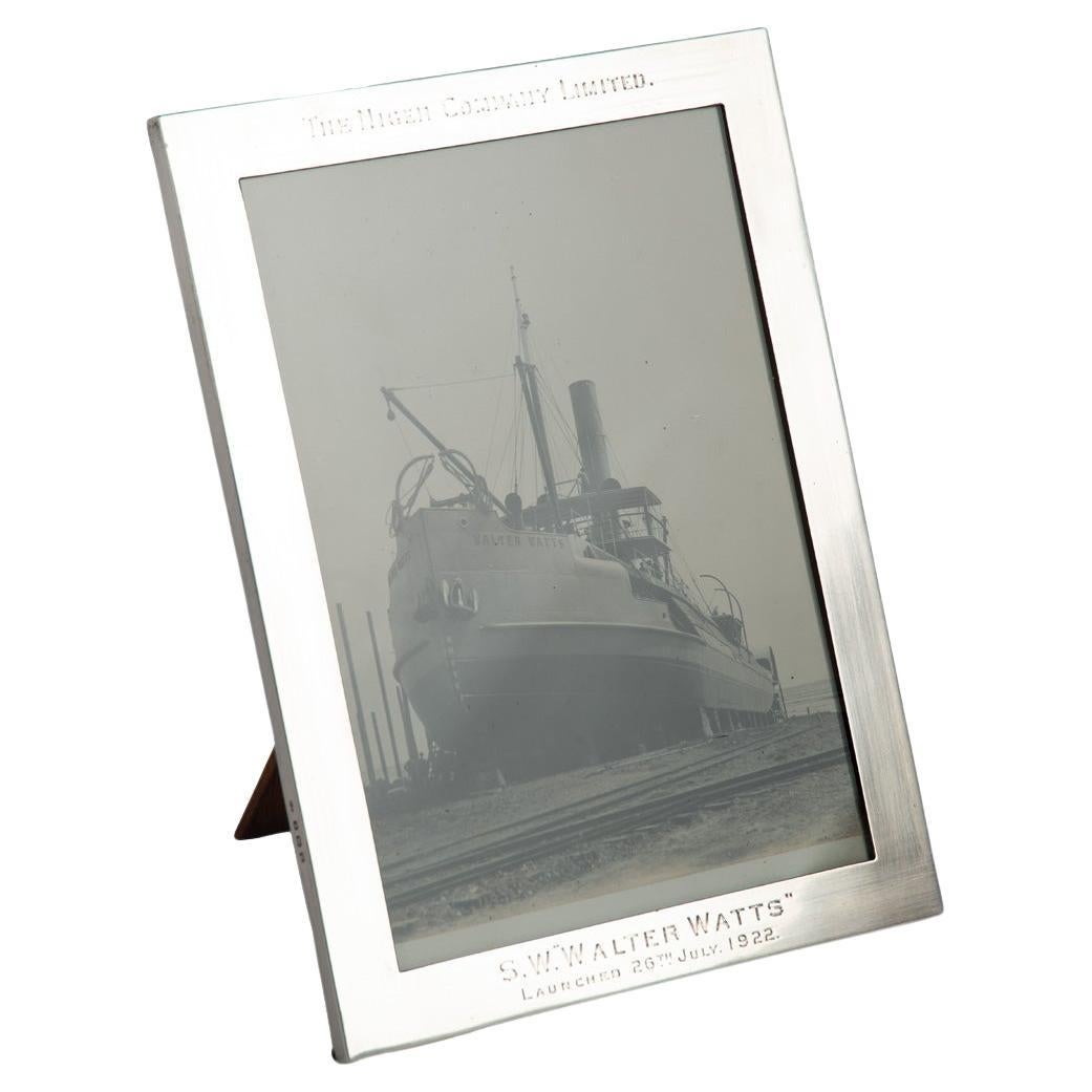 Photographie en noir et blanc du navire "Walter Watts" de la Niger Company Ltd. en vente