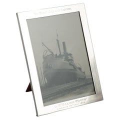 Photographie en noir et blanc du navire "Walter Watts" de la Niger Company Ltd.