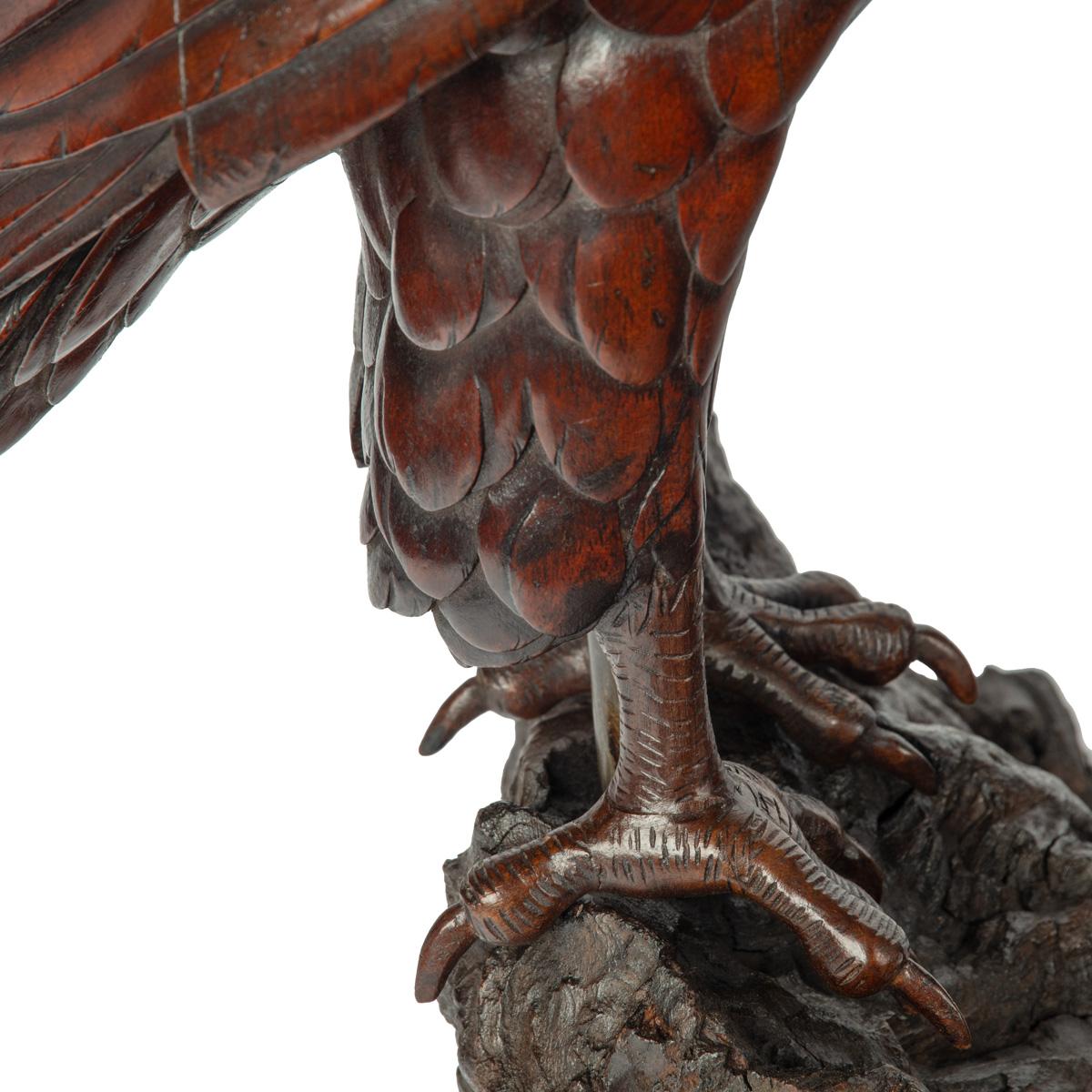 A Black Forest linden wood model of a hawk For Sale 2