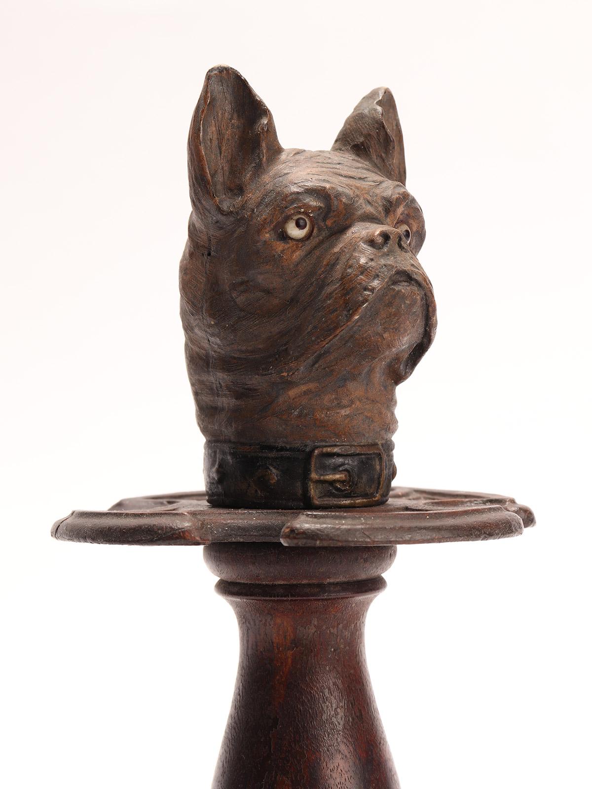 A black forrest  pipe holder with a dog, Germany 1900.  For Sale 2