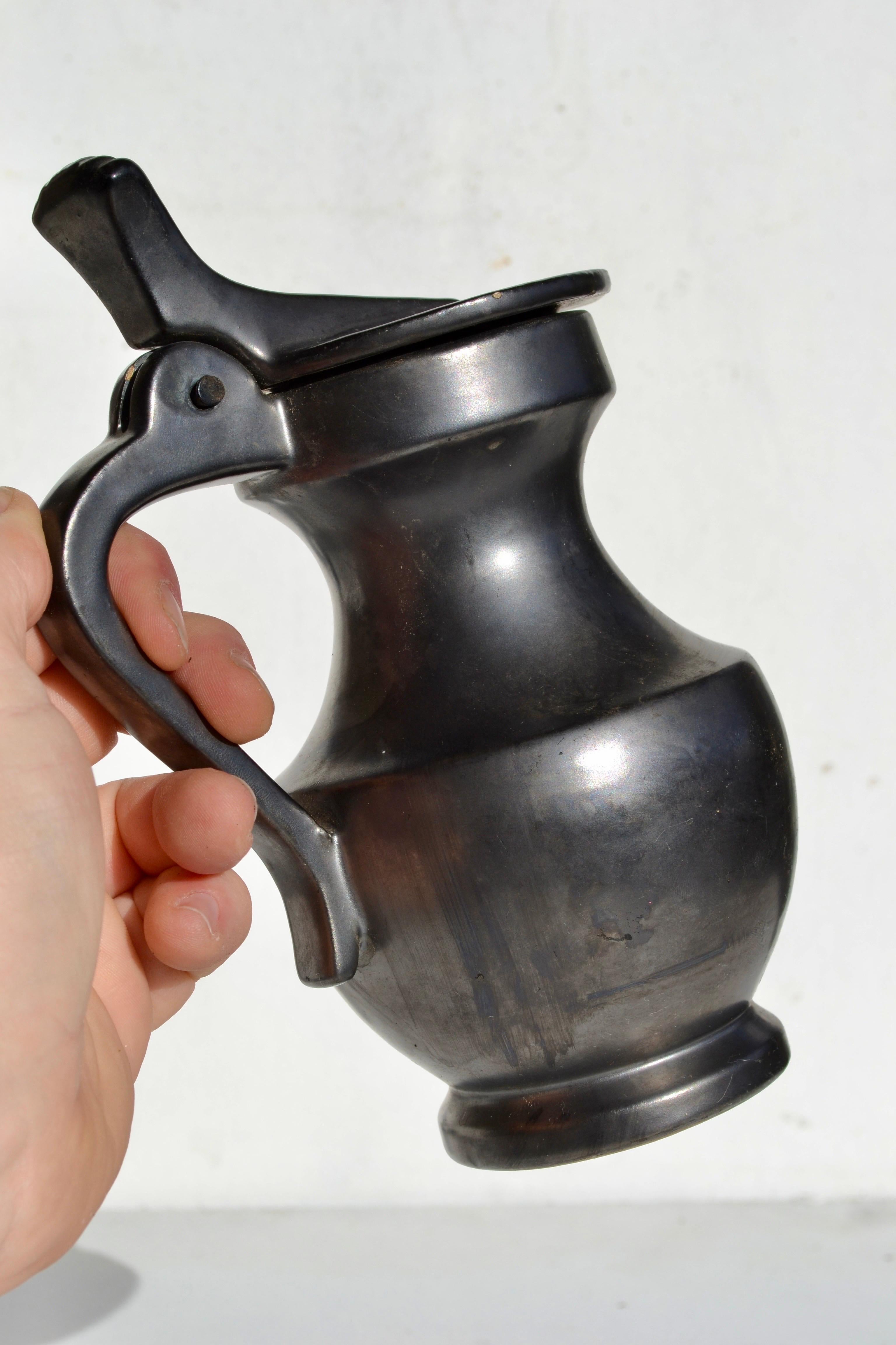 Francese Brocca in ceramica smaltata nera, Francia, metà del secolo scorso, circa 1950 in vendita