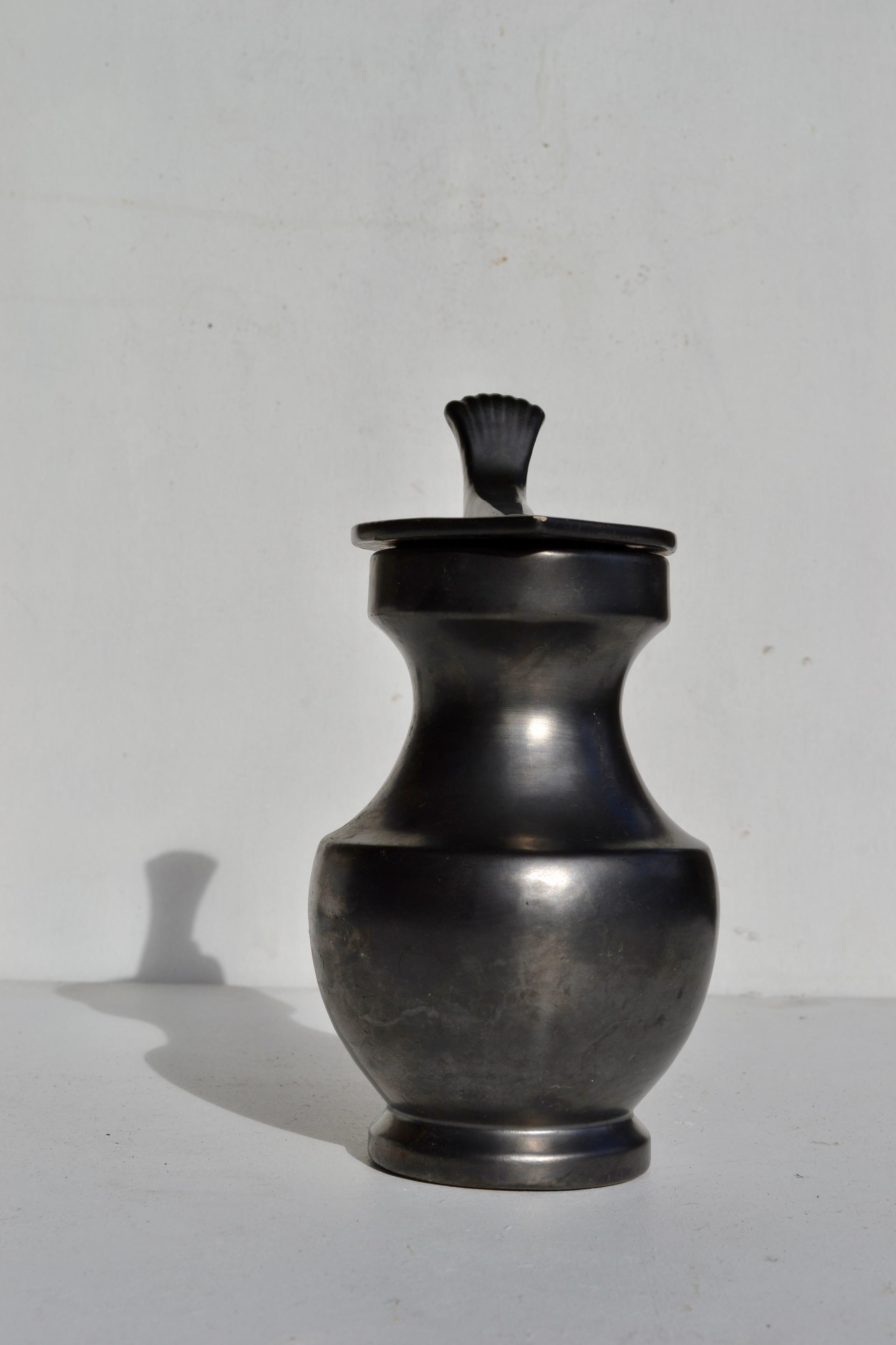 Metà XX secolo Brocca in ceramica smaltata nera, Francia, metà del secolo scorso, circa 1950 in vendita