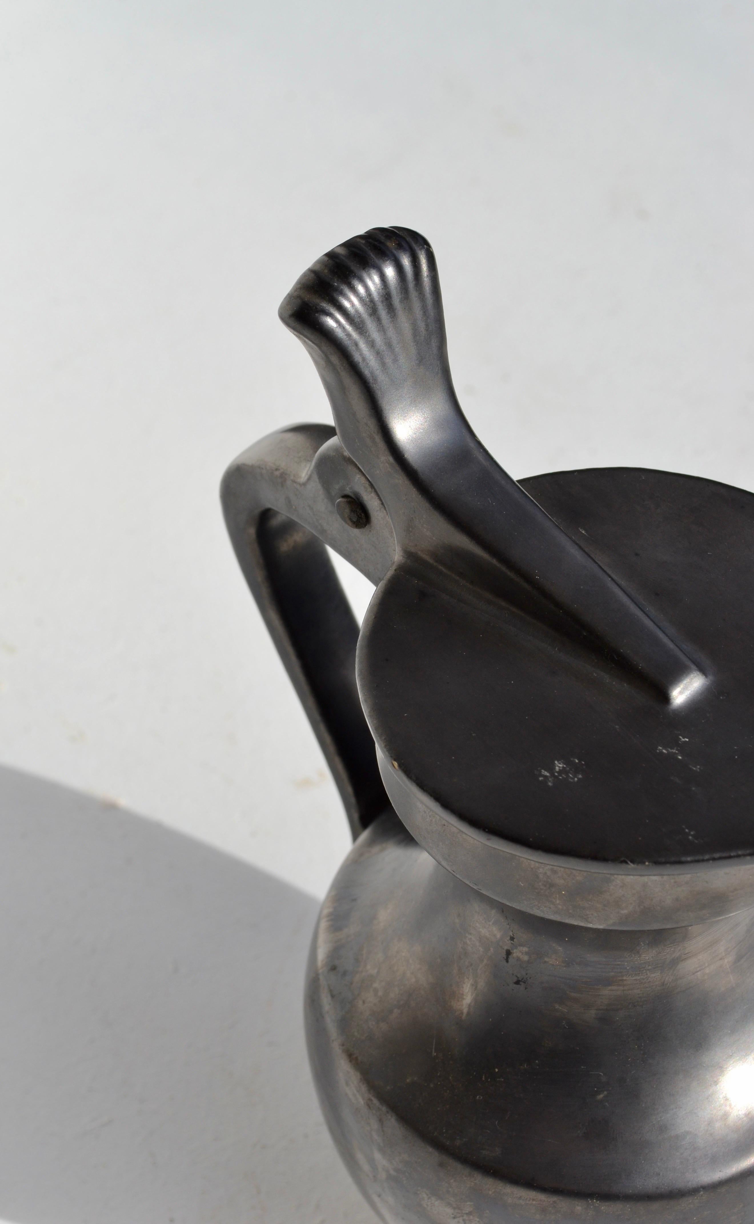 Brocca in ceramica smaltata nera, Francia, metà del secolo scorso, circa 1950 in vendita 1