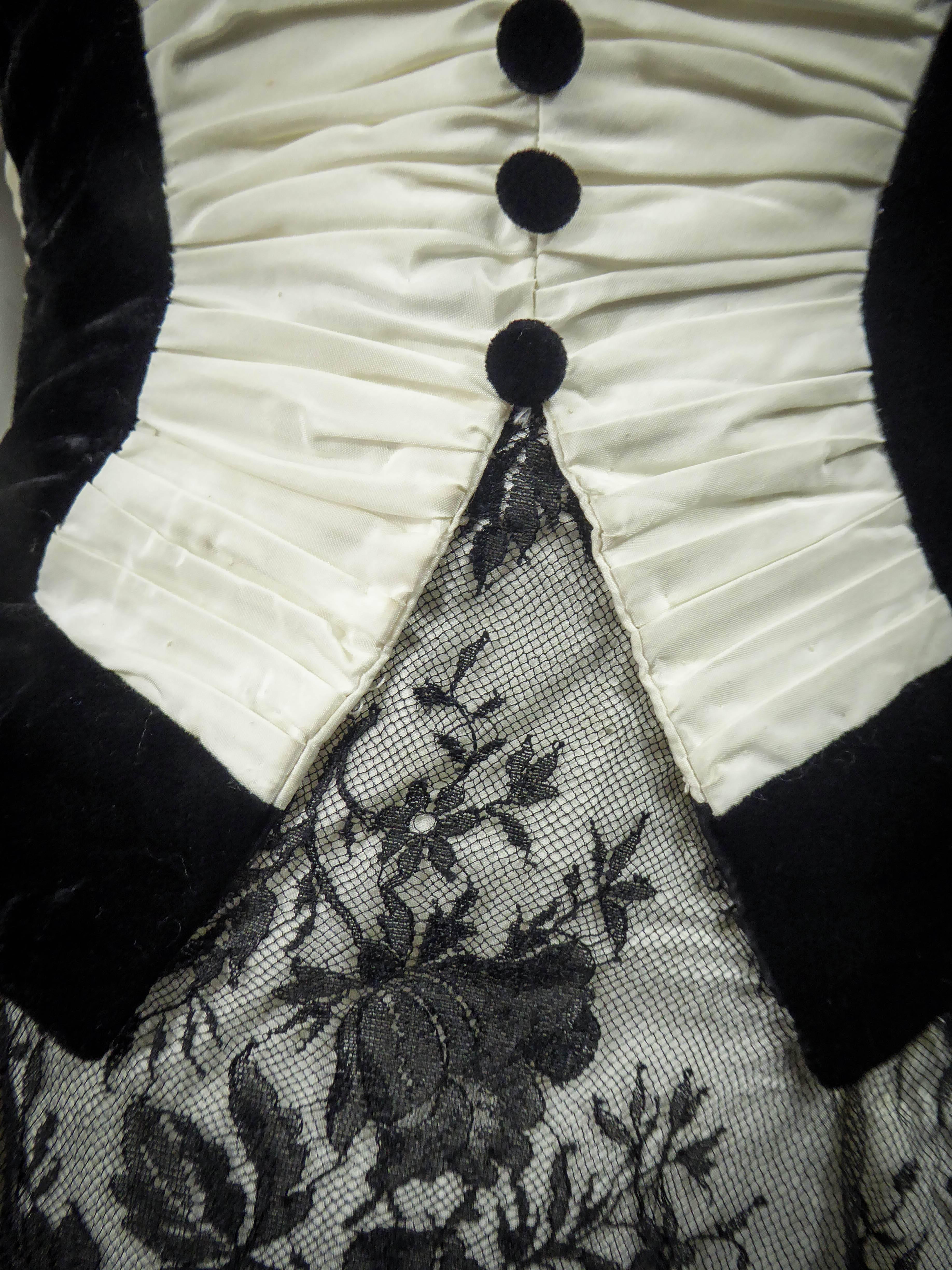 Ein französisches Couture-Cocktailkleid aus schwarzer Spitze und Weiß CIRCA 1990 im Angebot 4