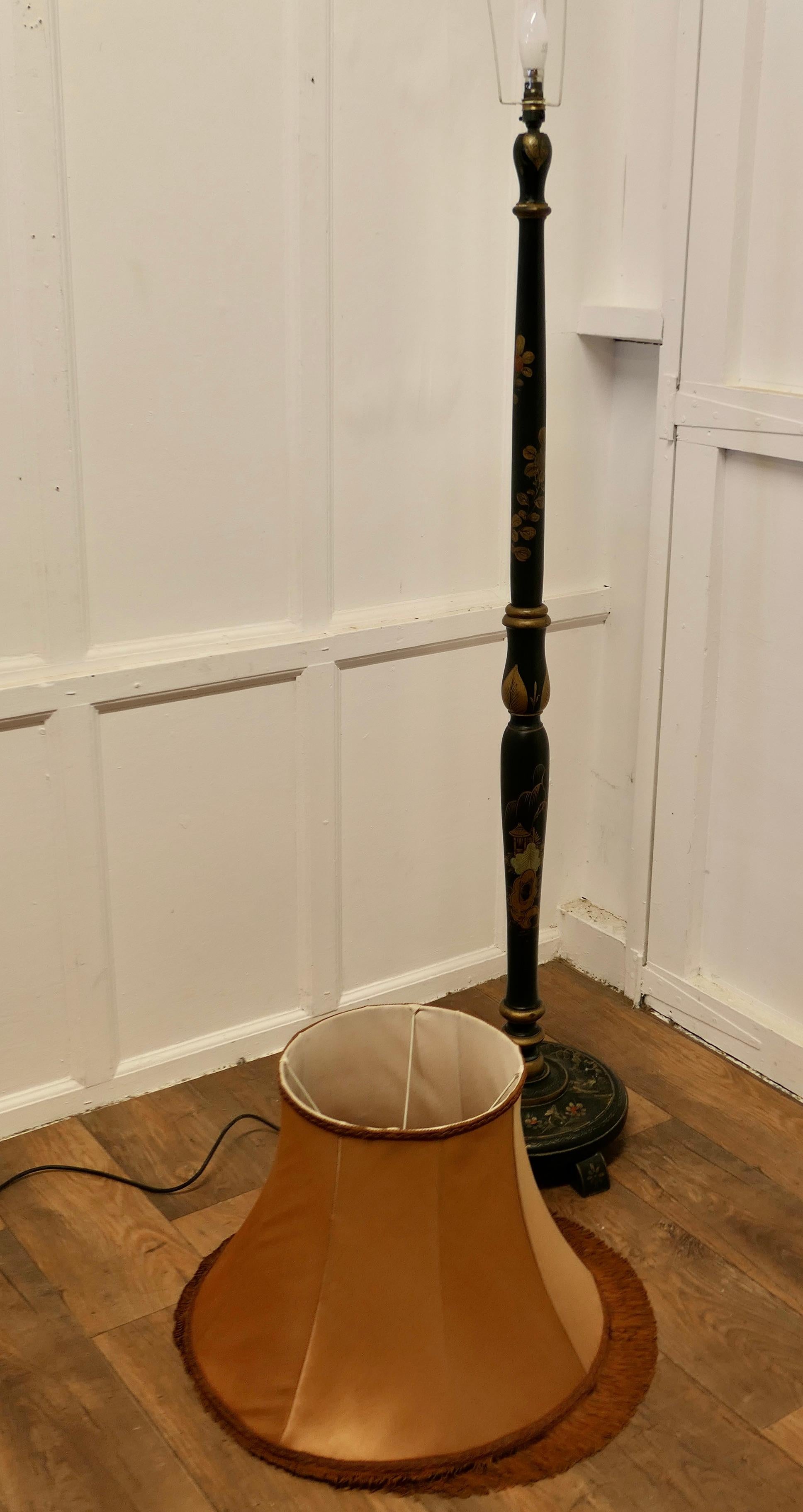 A Black Lacquer and Gold Decorated Standard Lamp    For Sale 5