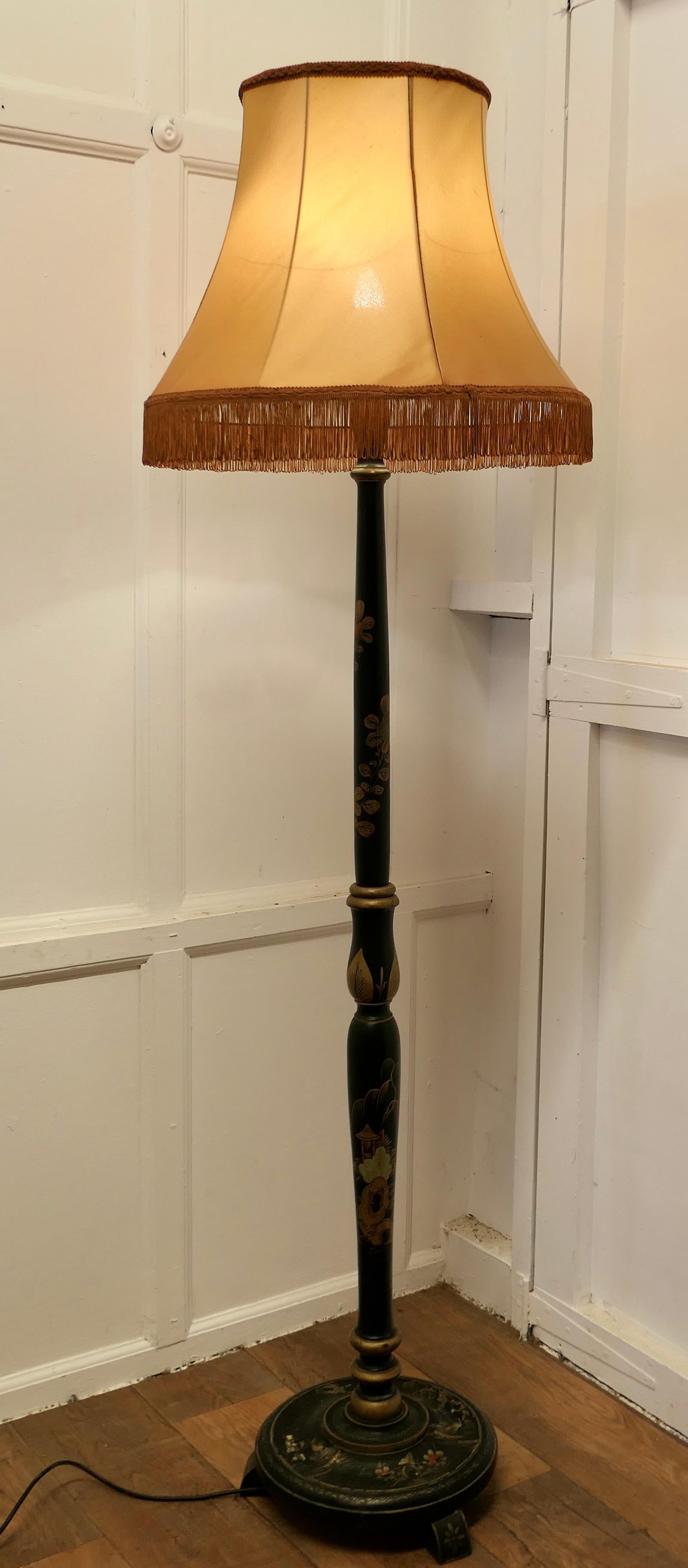 A Black Lacquer and Gold Decorated Standard Lamp    For Sale 1