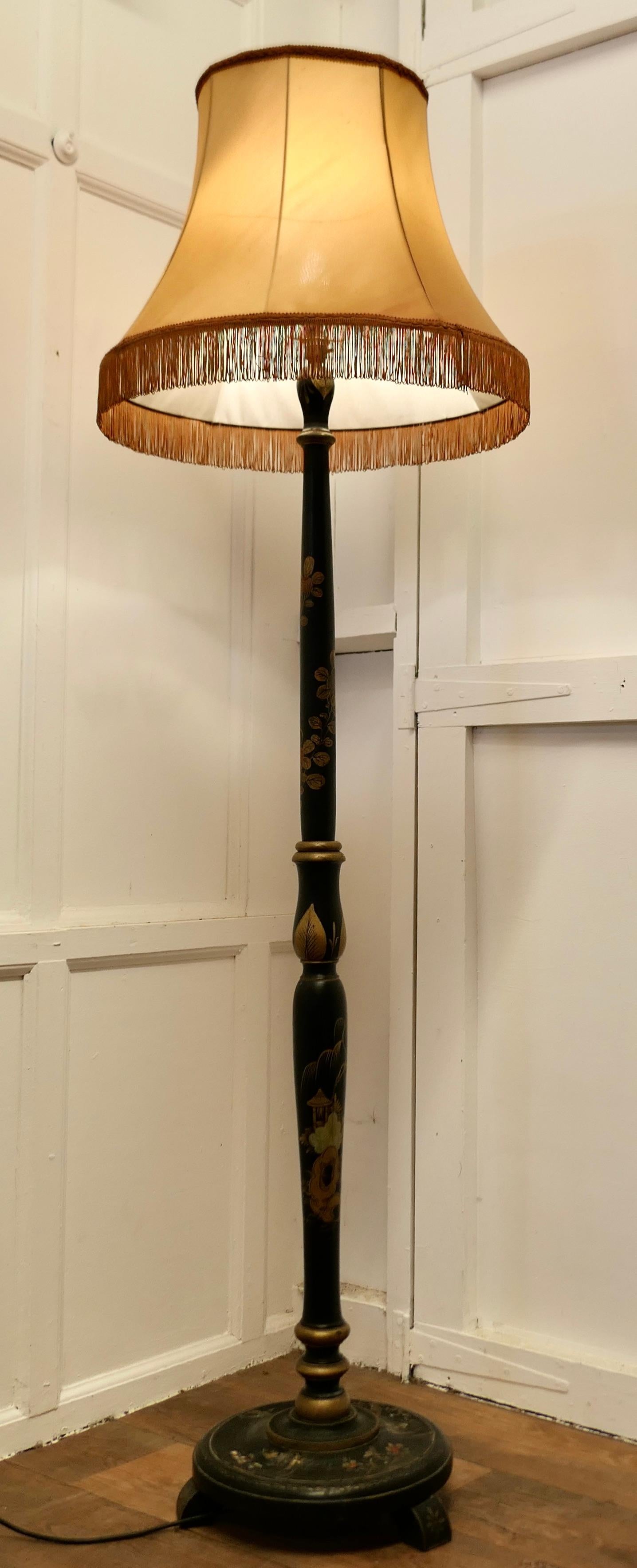 A Black Lacquer and Gold Decorated Standard Lamp    For Sale 3