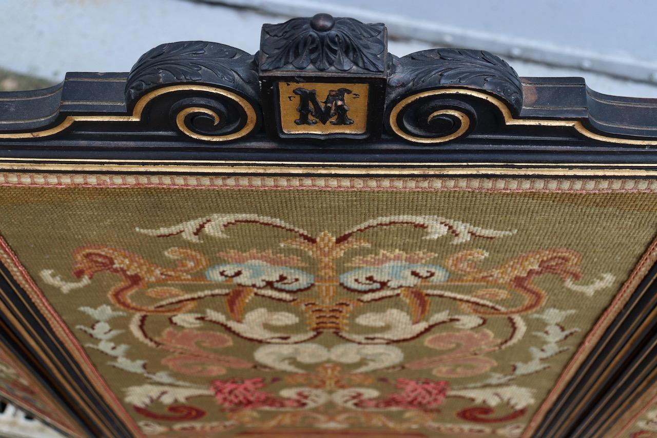 Black Lacquered and Gilt Wood Victorian Foldable Fire Screen, 19th Century For Sale 1