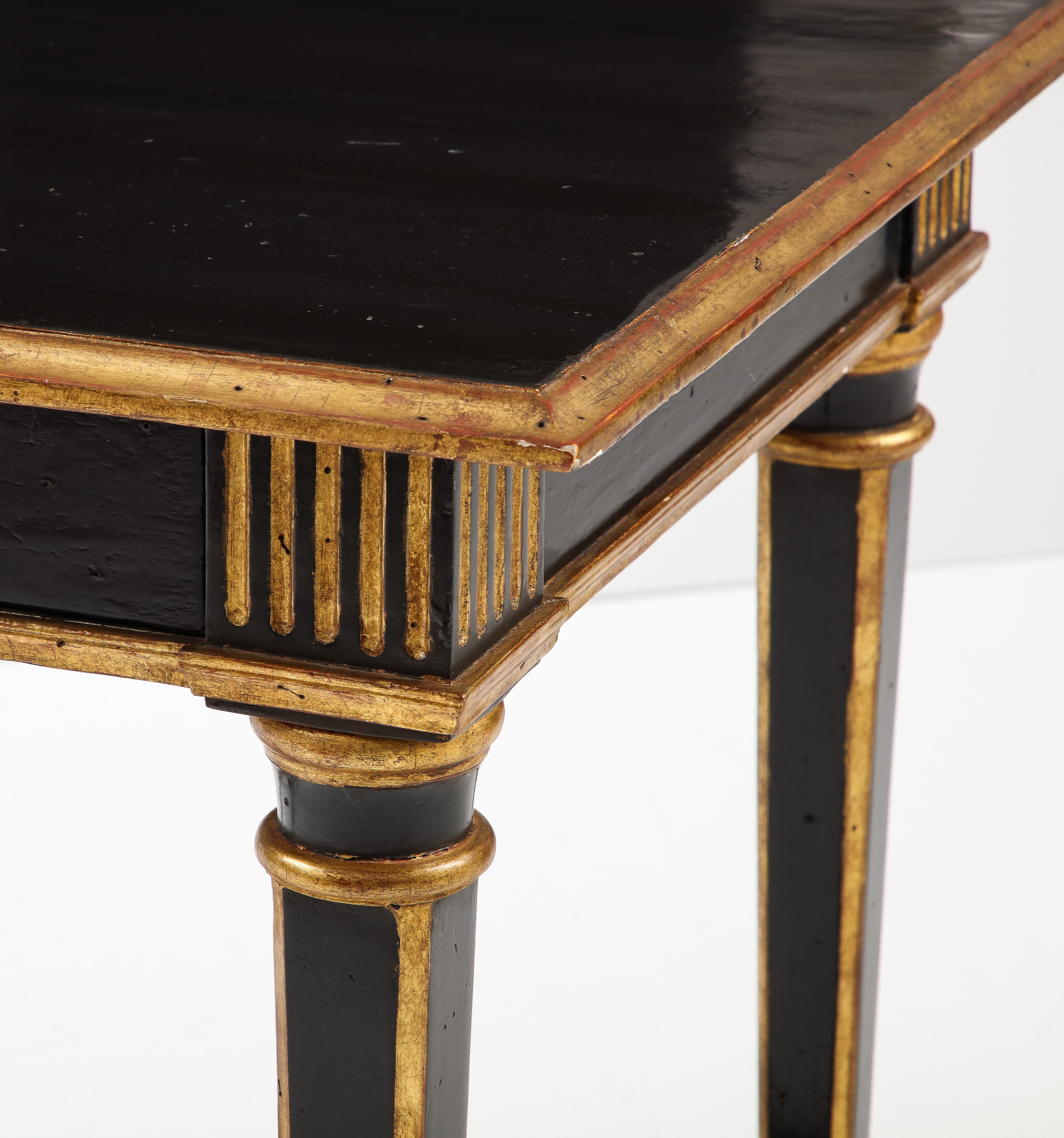 Black Lacquered and Giltwood Table For Sale 1