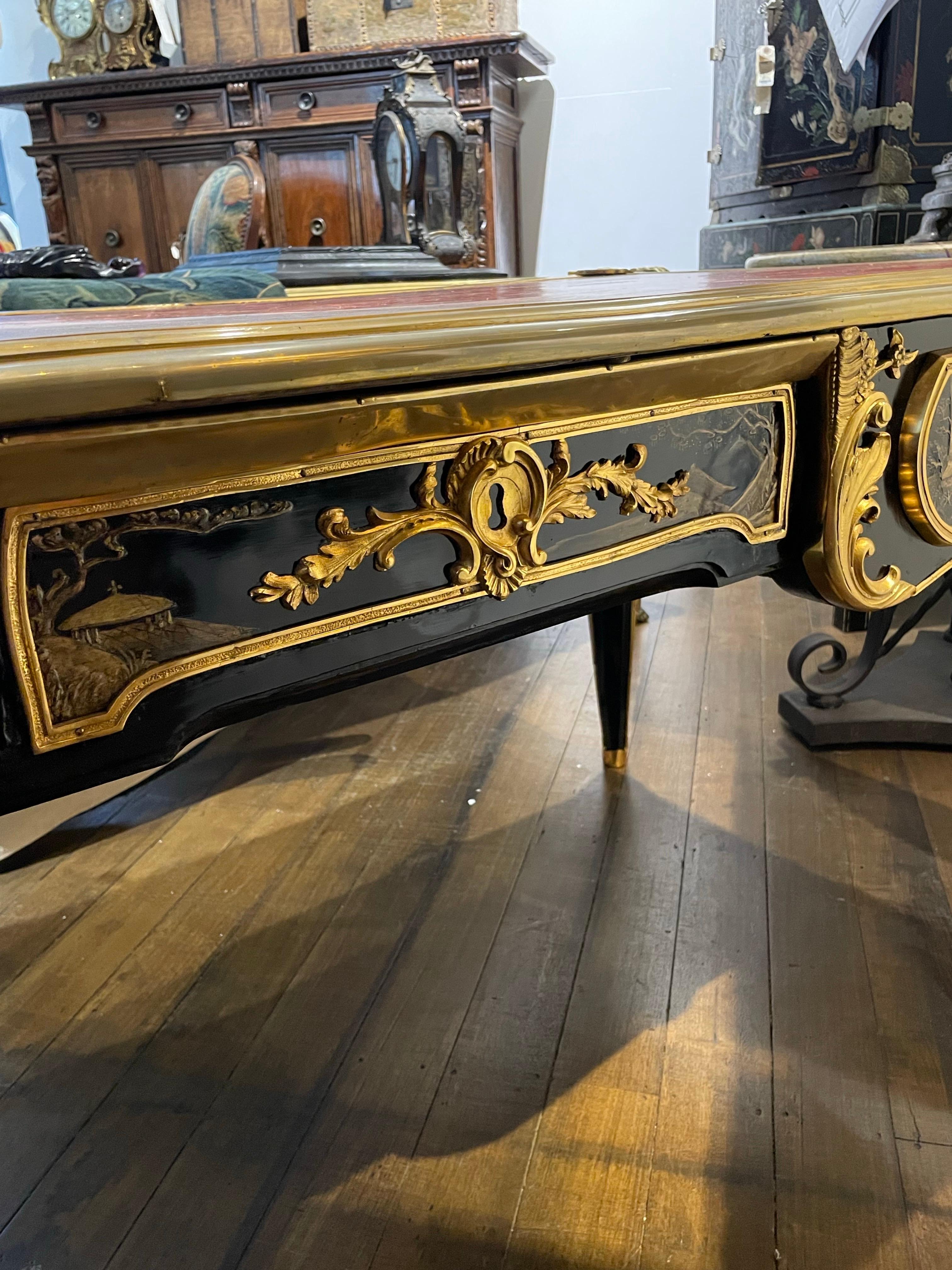 Bureuplat con montatura in ormolu e laccatura nera, XIX secolo in vendita 5