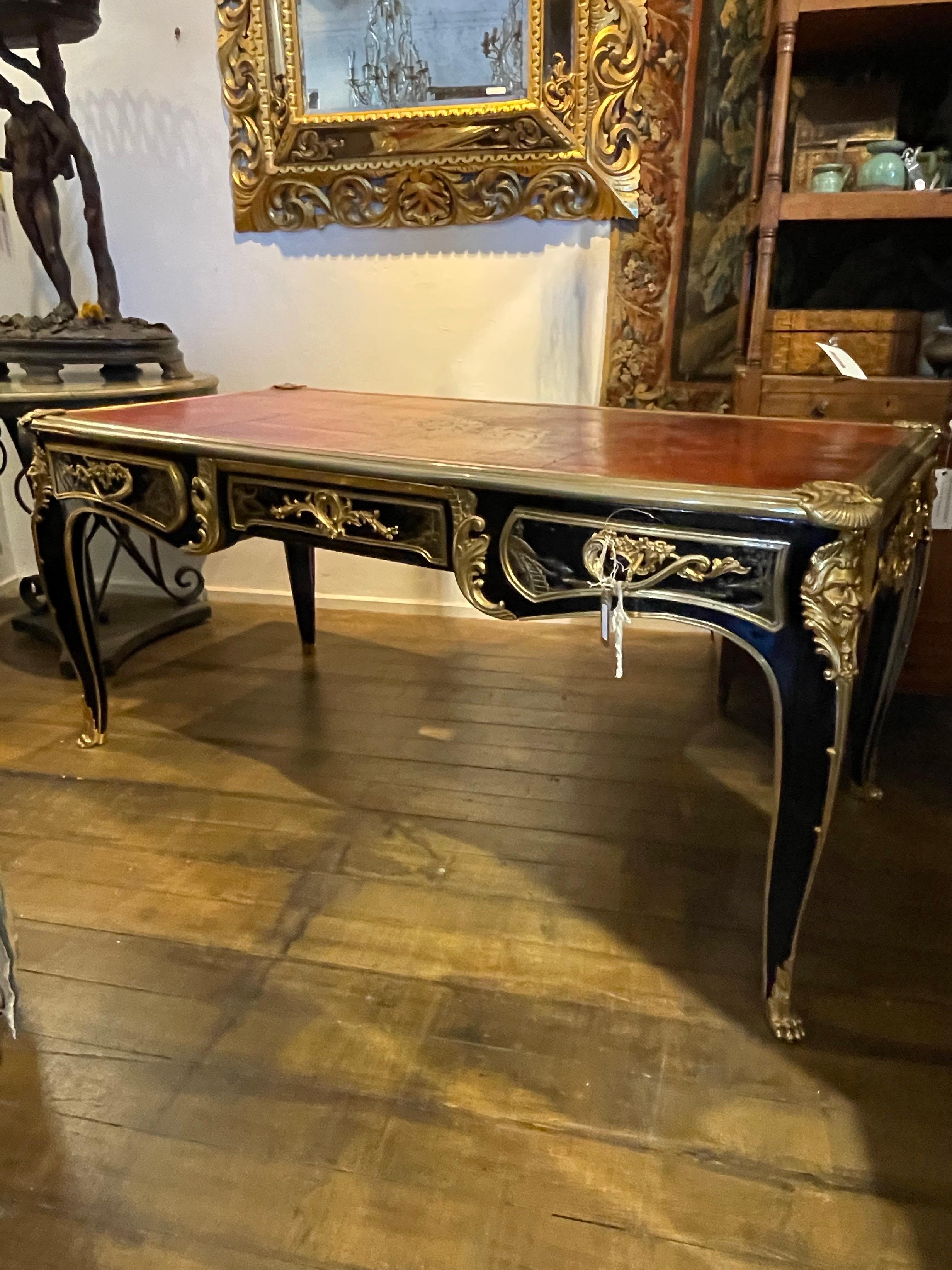 Bureuplat con montatura in ormolu e laccatura nera, XIX secolo In condizioni buone in vendita a ARMADALE, VIC
