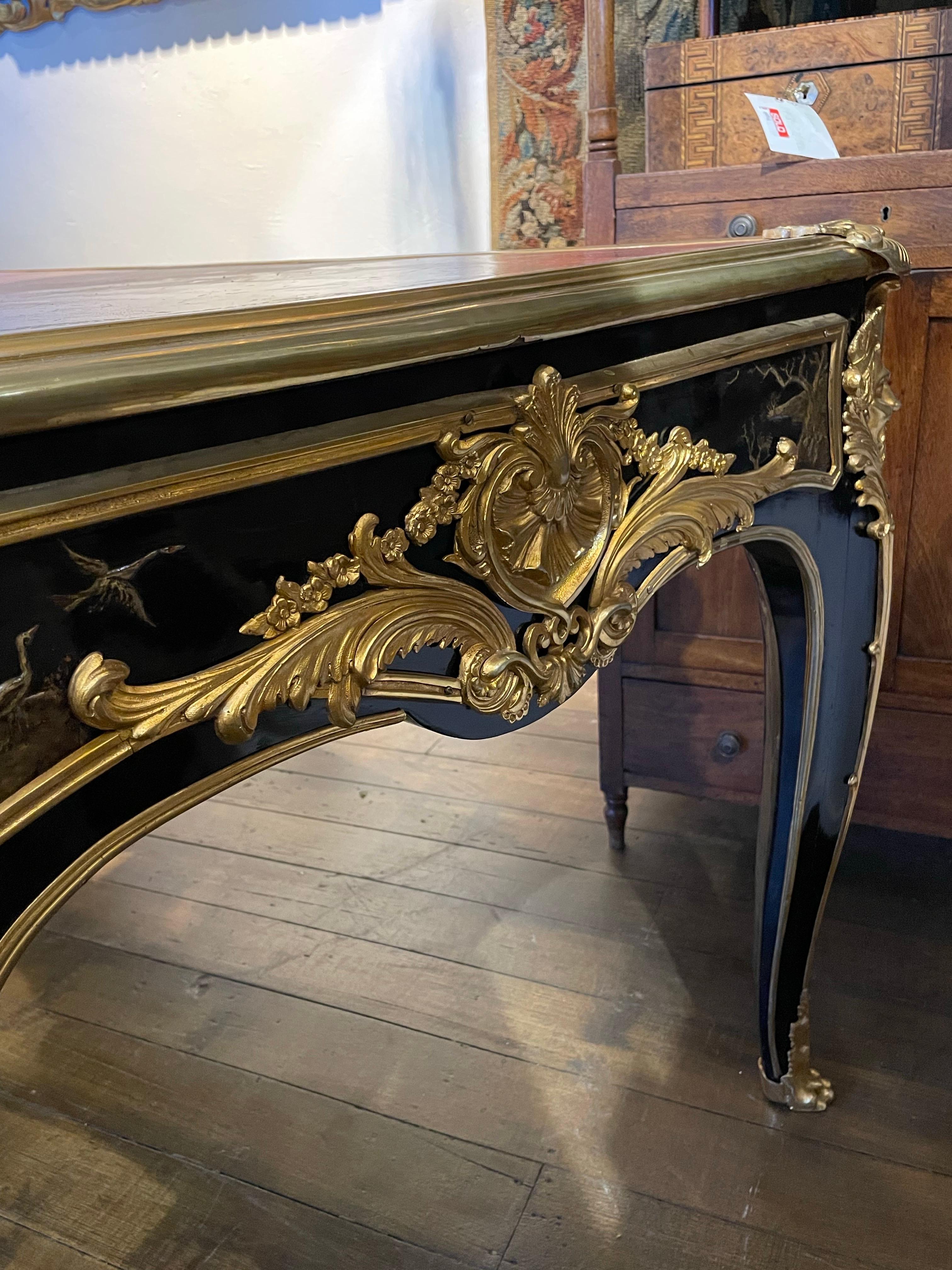 Bureuplat con montatura in ormolu e laccatura nera, XIX secolo in vendita 2